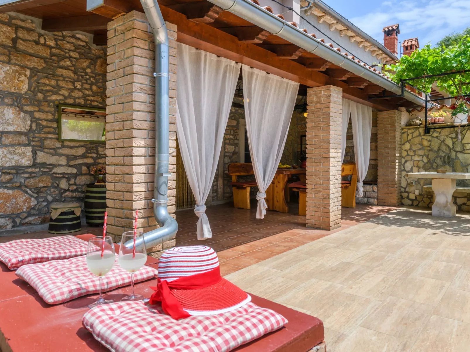 Mit Garten, Terrasse und Grill-Image-tags.info