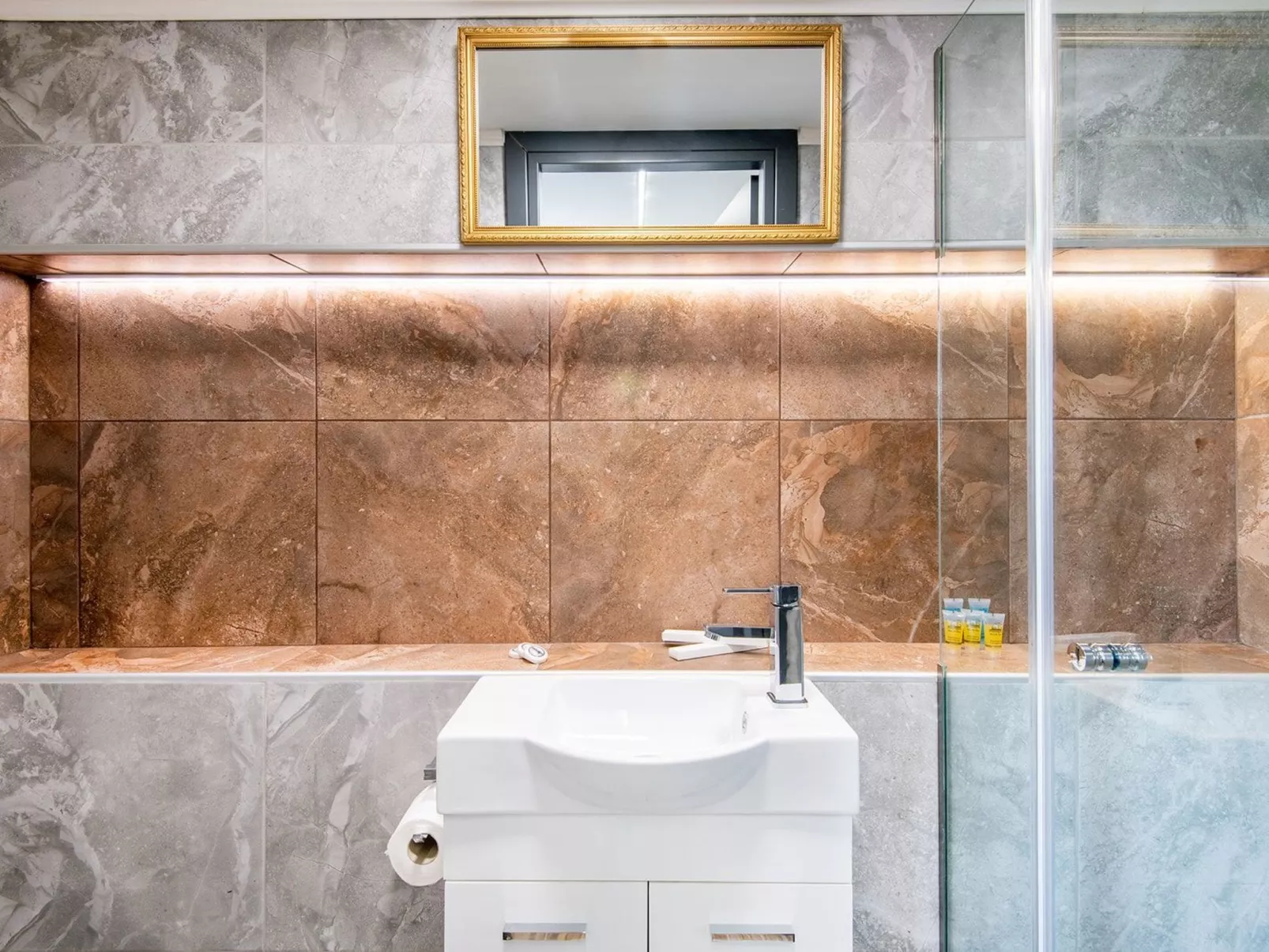 Geräumige Familienvilla, privater Pool und Garten-Binnen