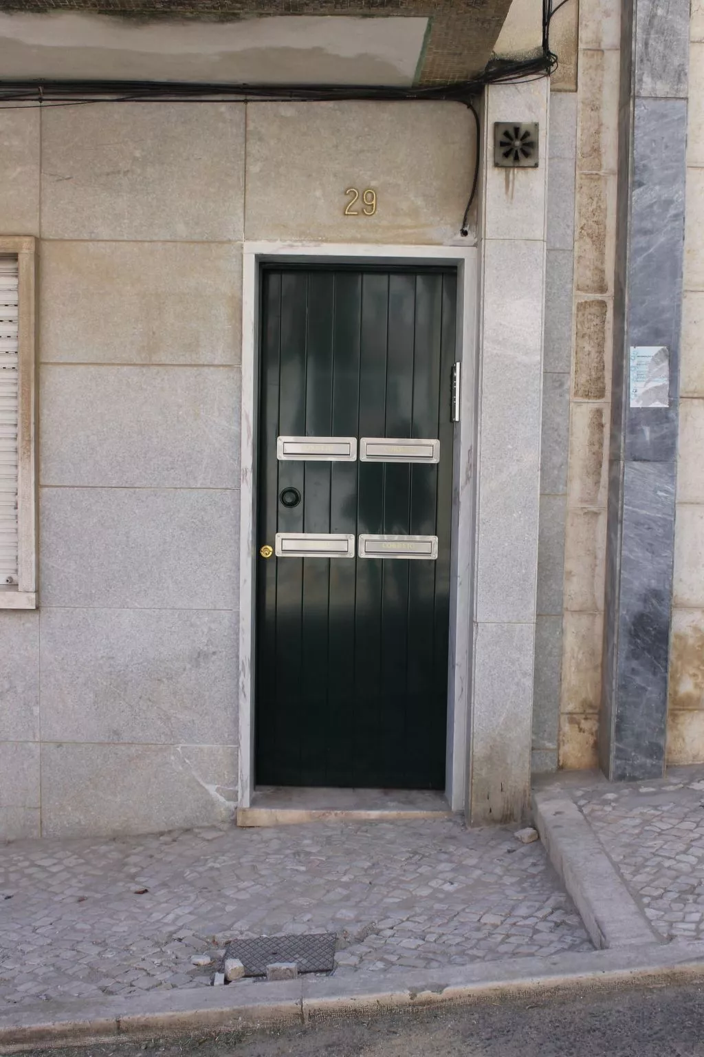 In Algés mit Kleinem gemeinsamem Pool - Buiten