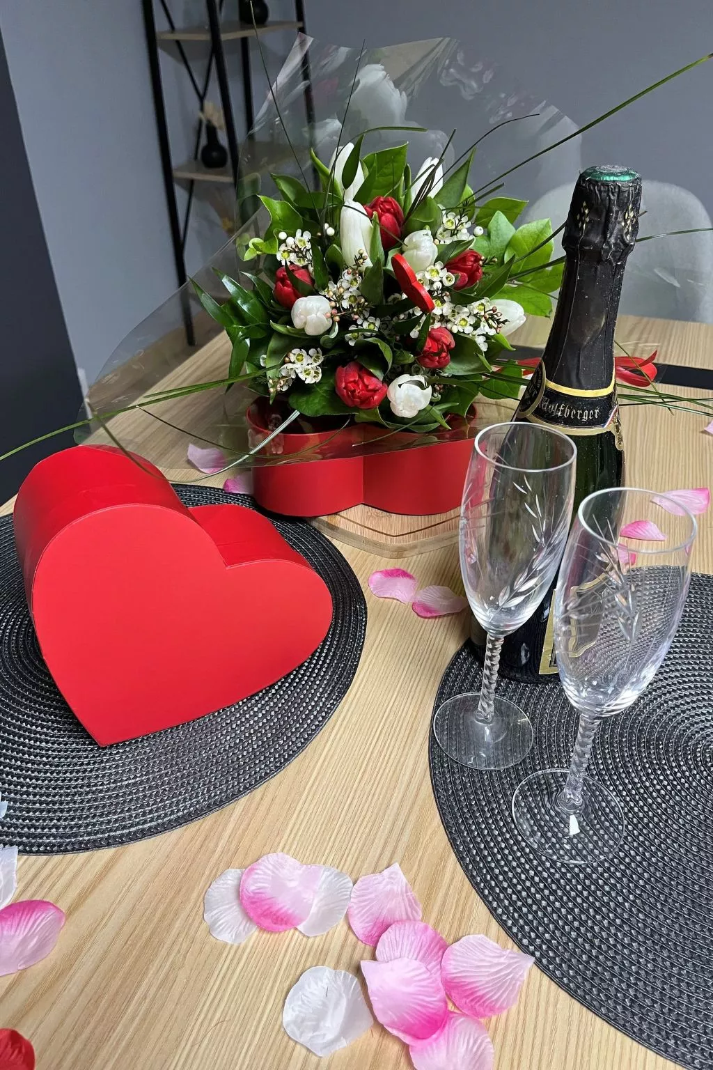 Wohnung mit Privatparkplatz - Binnen