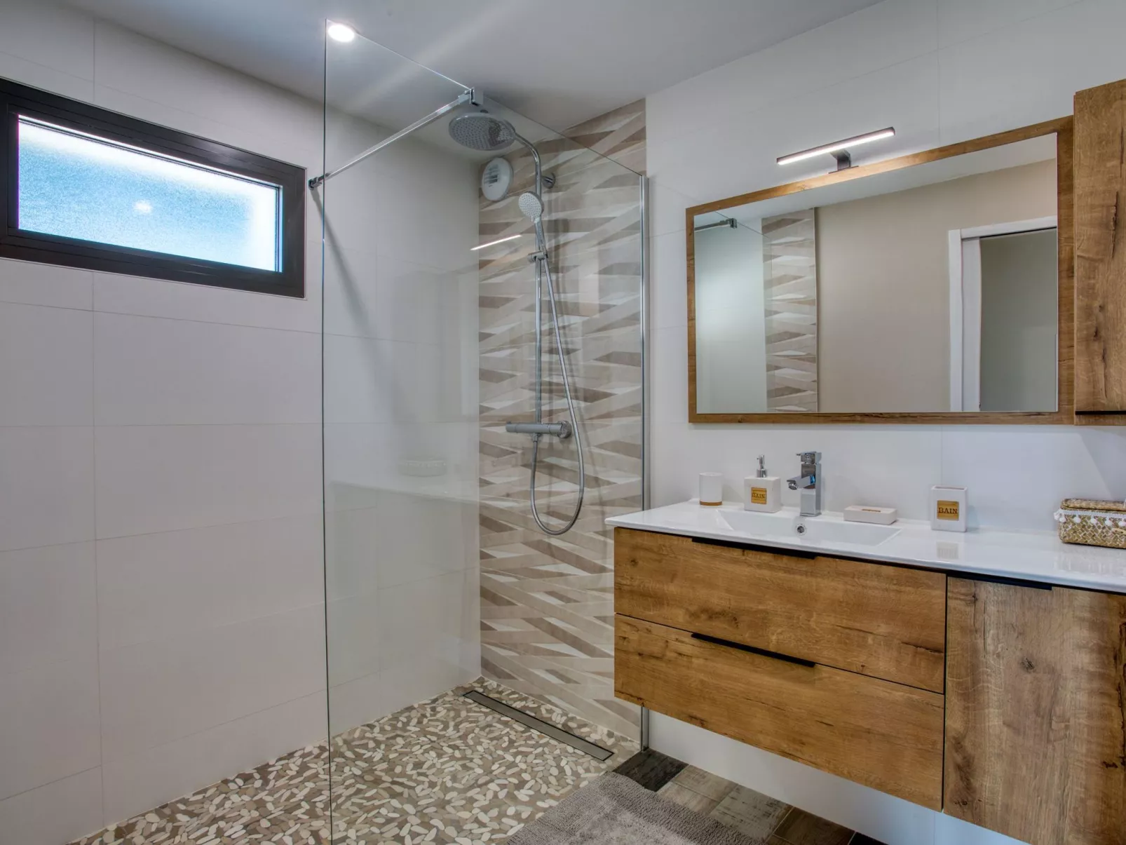 Der Anhang Coté cASTAGNE-Binnen