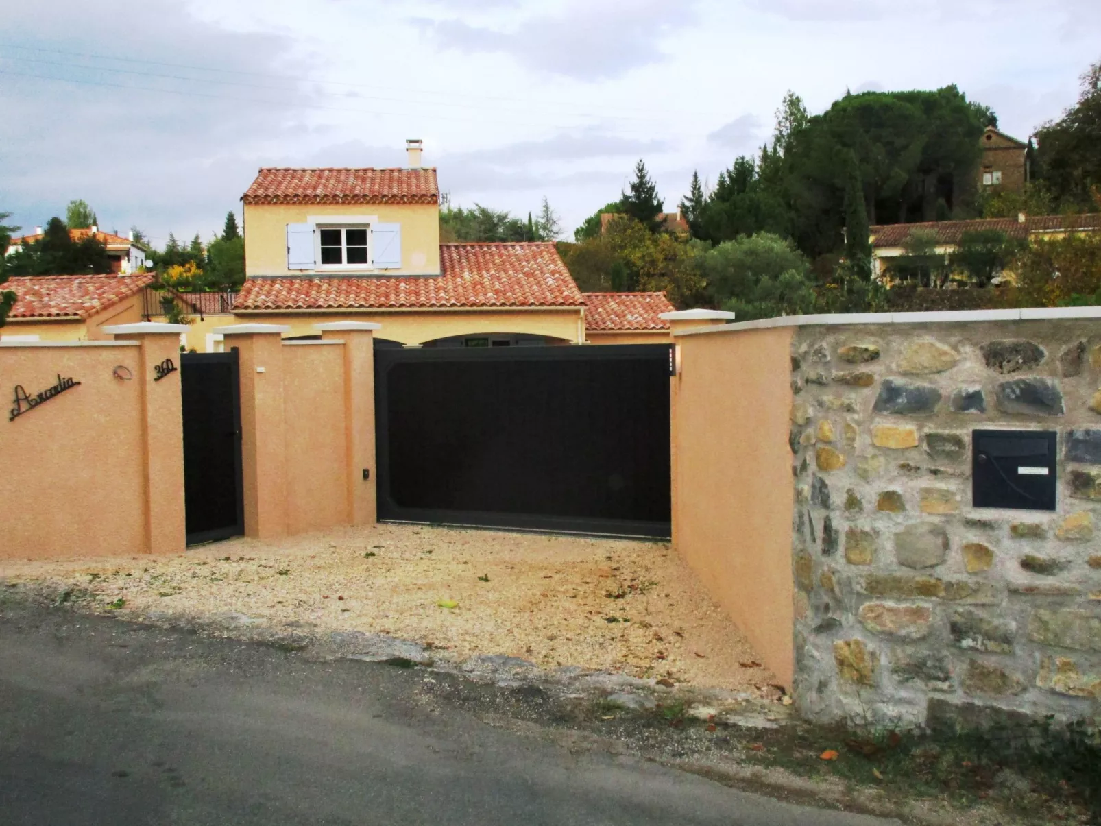 FERIENWOHNUNG, POOL, KLIMAANLAGE-Buiten