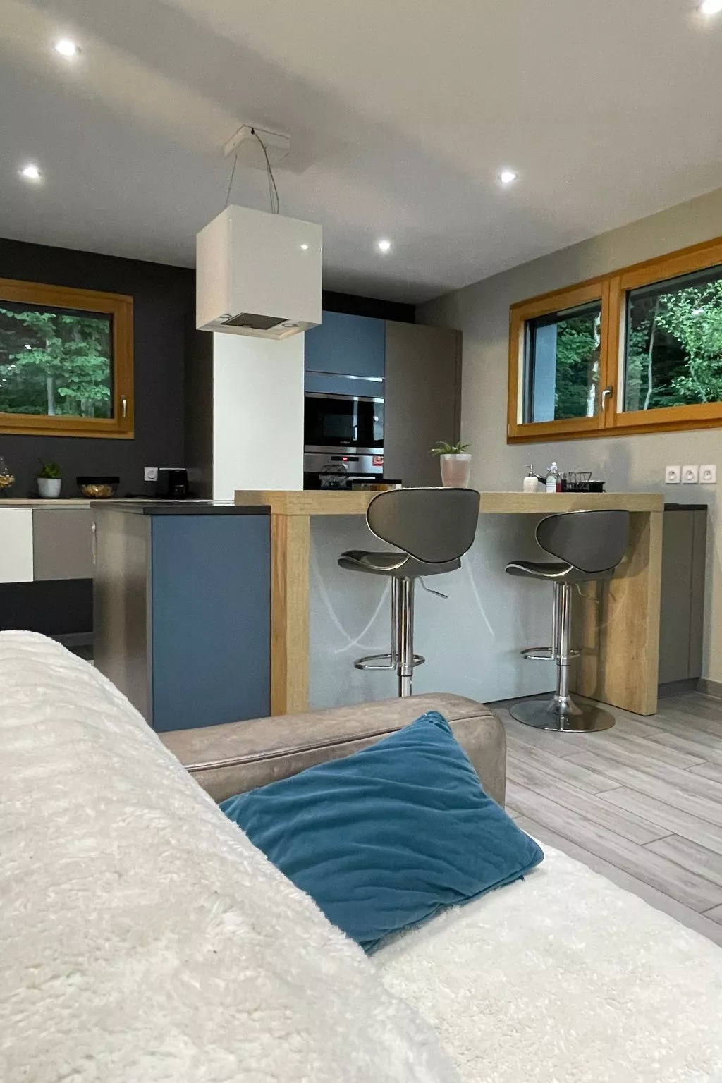 Das ruhige Les Grangettes mit Seeblick-Binnen