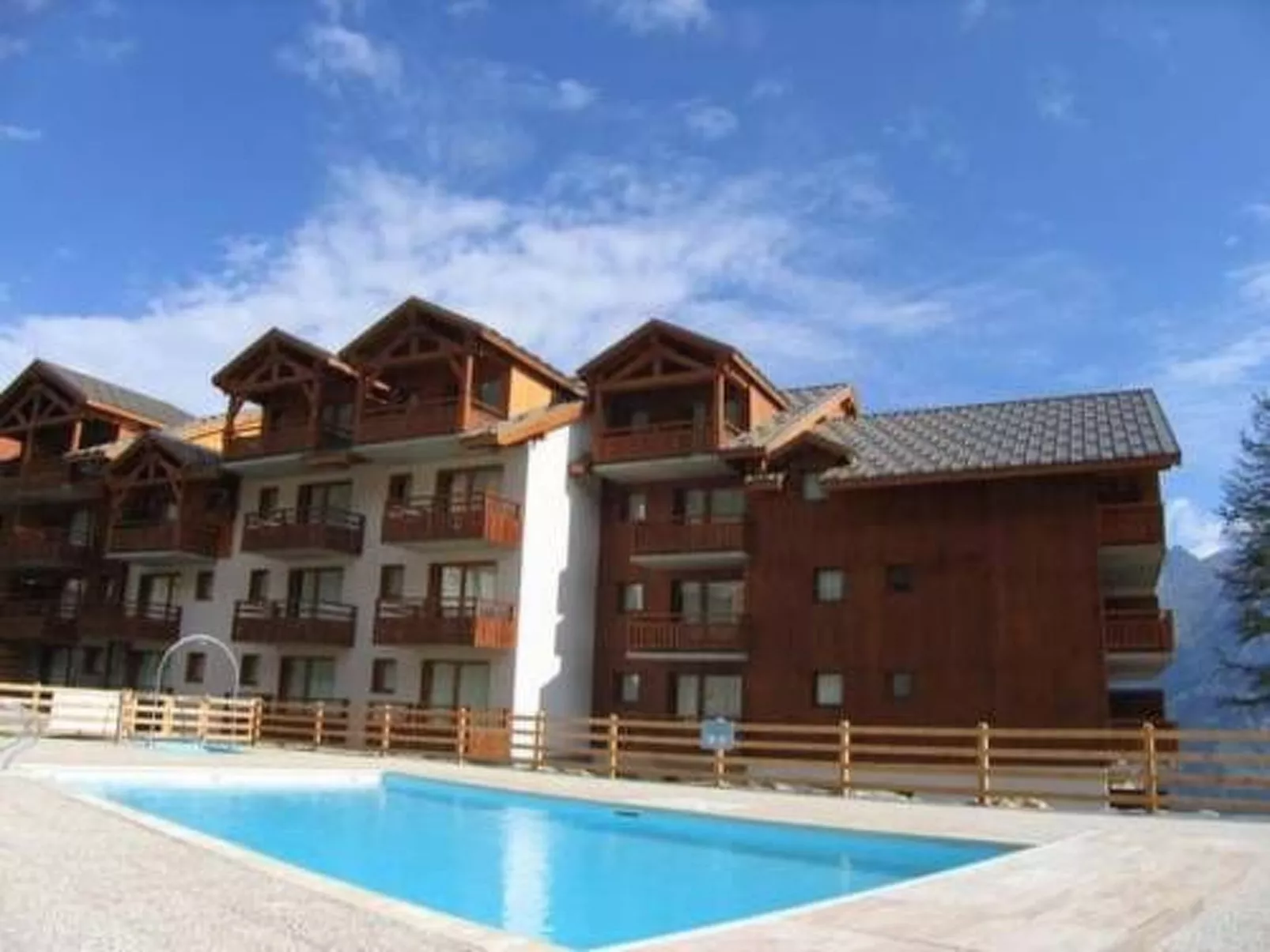 Wohnung direkt an der Piste, Schwimmbad, Sauna-Buiten