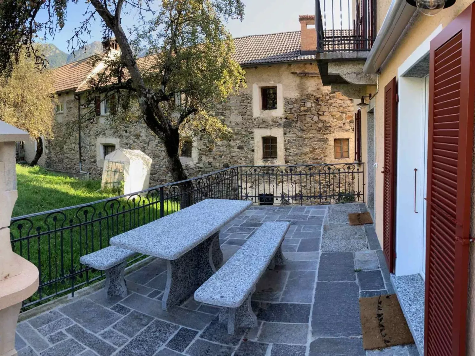 Al Sciresée House, am Fuße des geschützten Waldes-Buiten