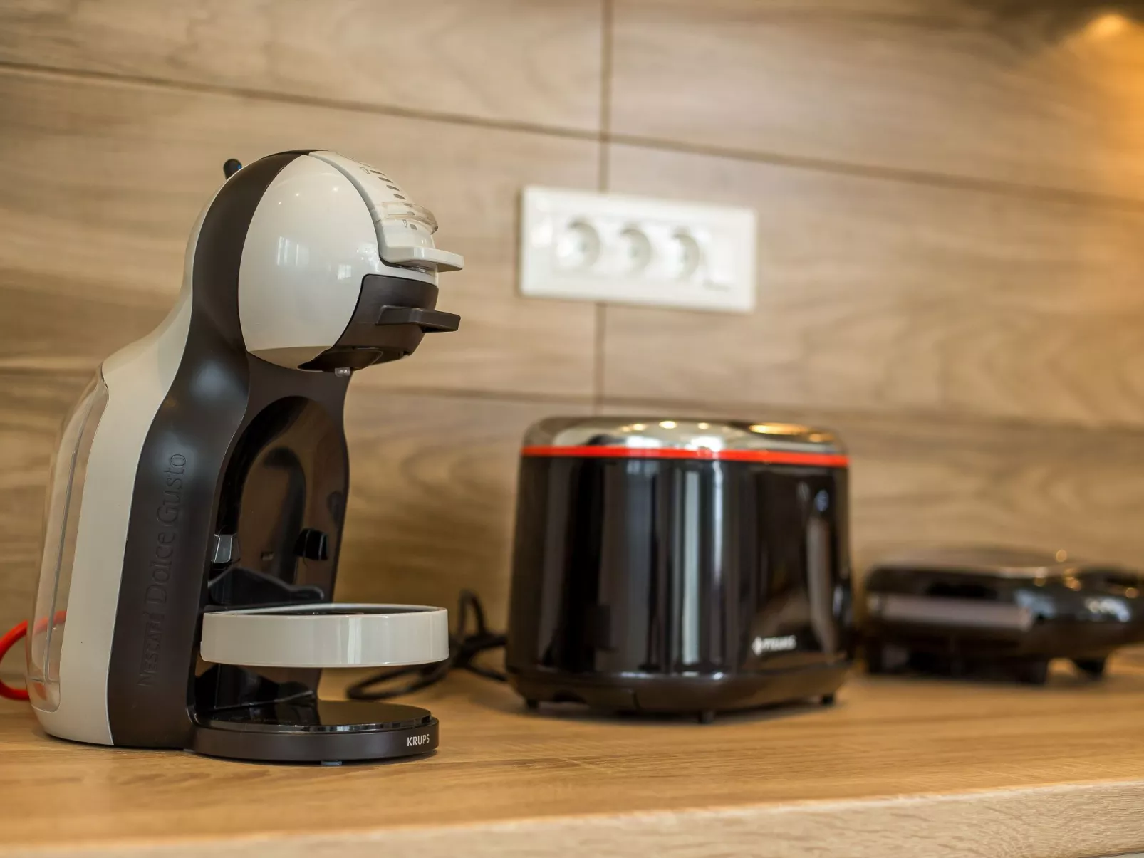 Mit eigenem Garten und Grill-Binnen