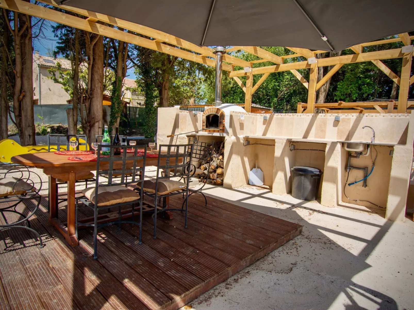 Leonie's Gîte Moulin de Tartay in Avignon-Buiten