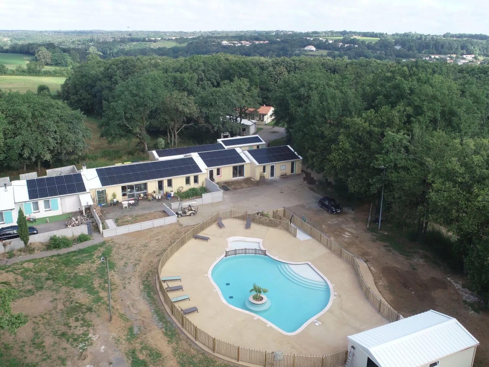 "Cottage Familly 2ch" Au Village Vacances-Buiten