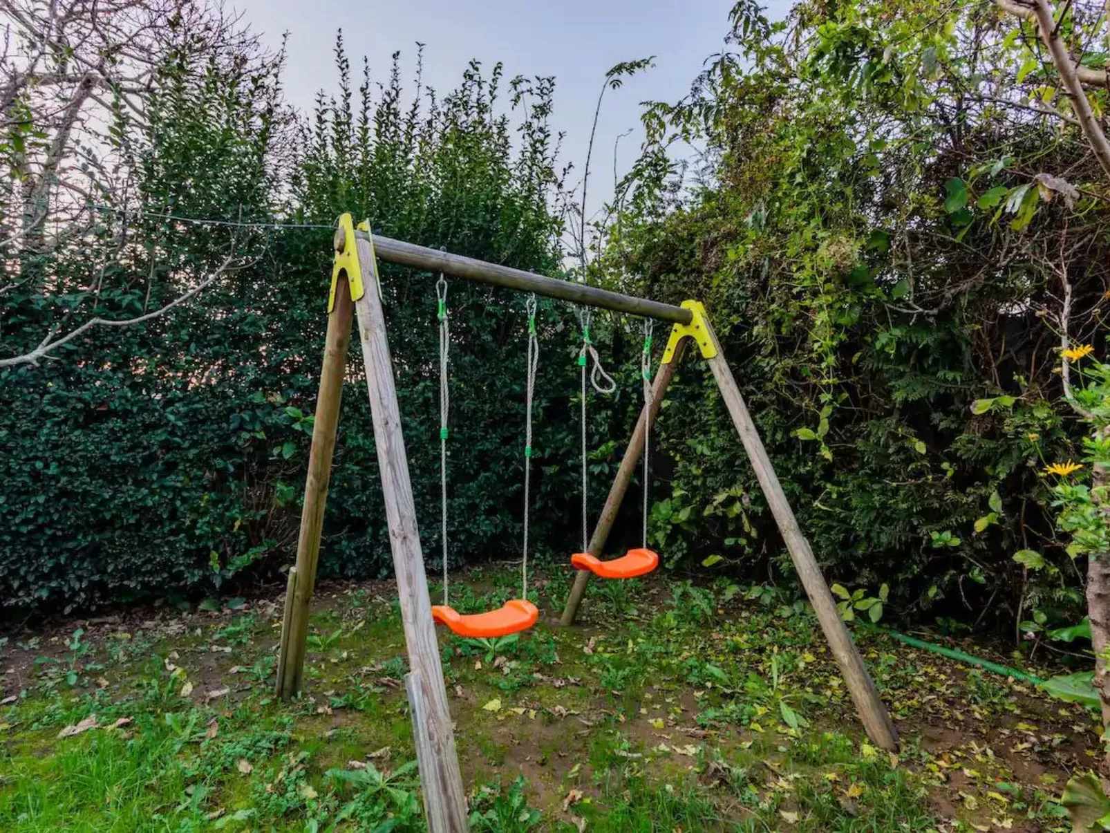 Mit Garten, Grill und Terrasse-Buiten