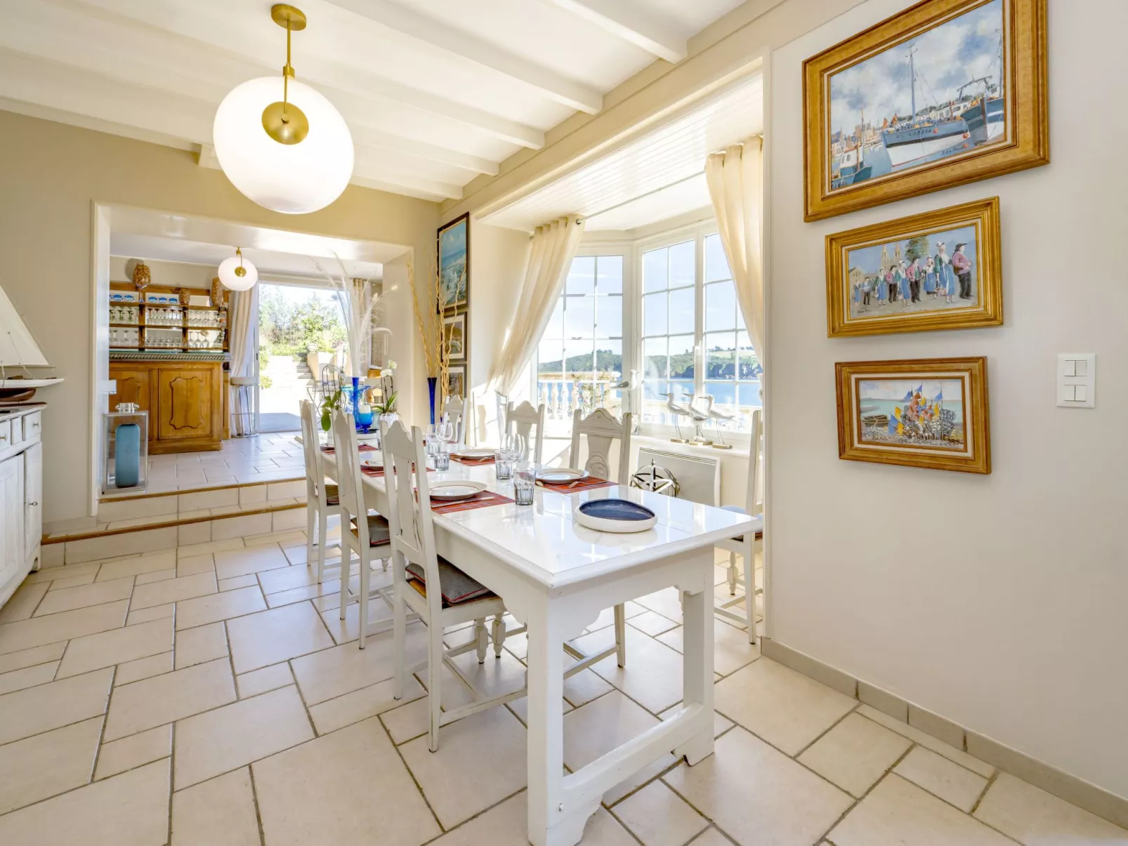 Villa "Ker House" mit Blick auf das Wasser-Binnen