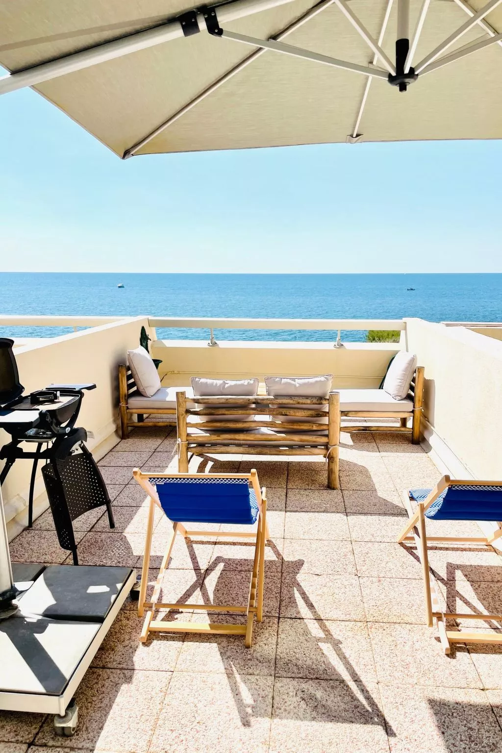 Wunderschöne renovierte Wohnung mit vollem Meerblick-Image-tags.info