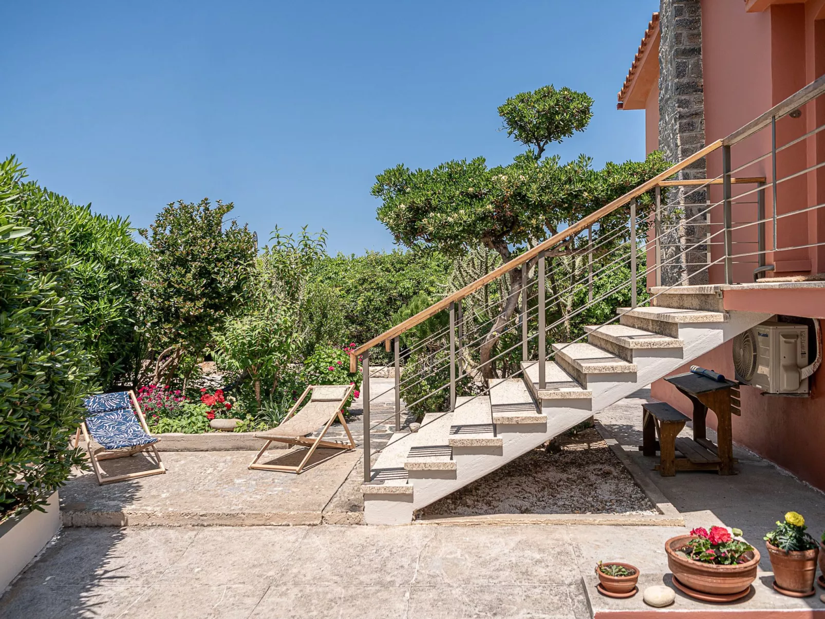 Am Strand mit Pool für eine oder zwei Familien-Buiten