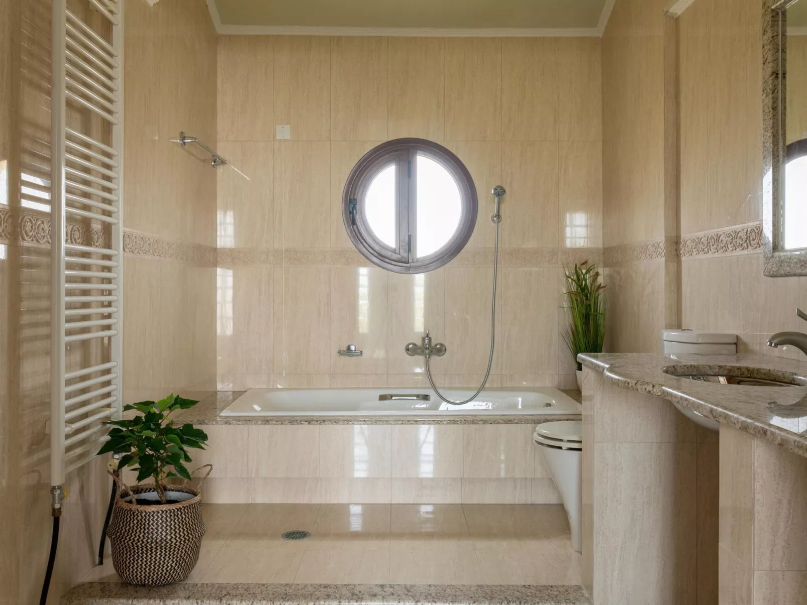 Sun Dream Villa-Image-tags.info