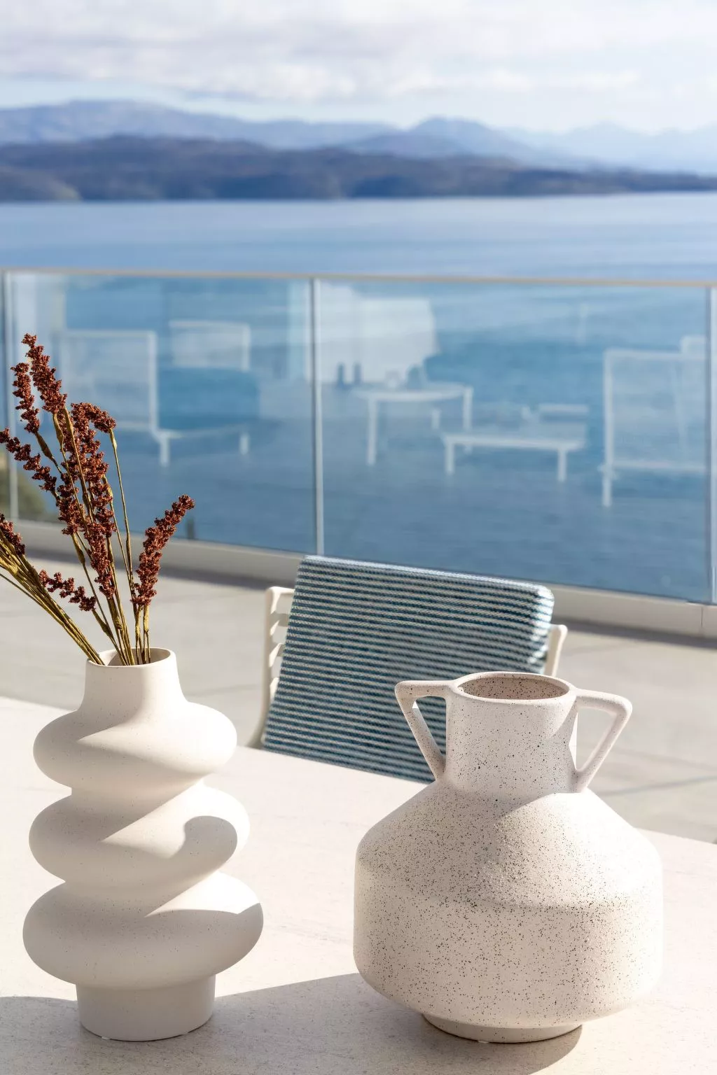 Luxuriöses Apartment mit zwei Schlafzimmern und Meerblick-Buiten