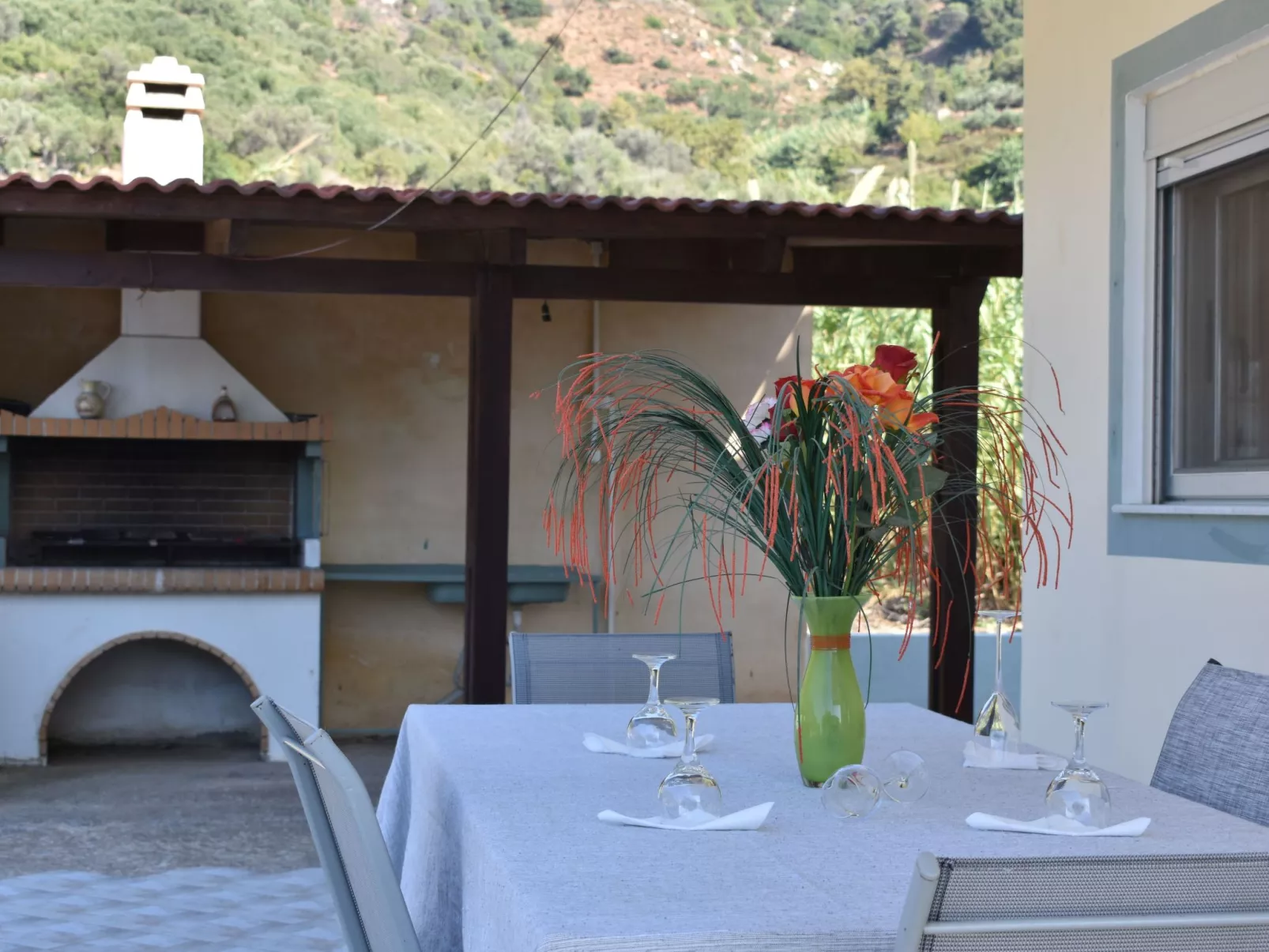 In Kolimvari mit Großer Terrasse-Buiten