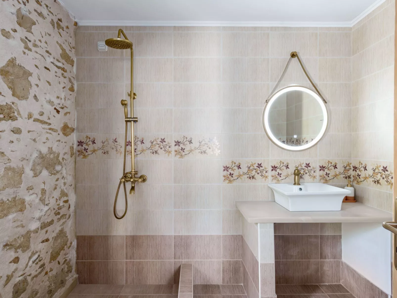 Neue Villa Myre 3, Privater Pool und 3 Wohnungen-Binnen