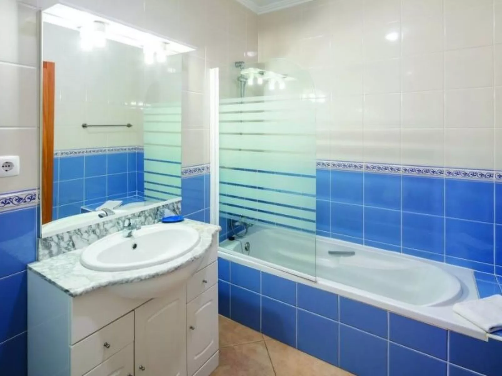 Wohnung mit Meerblick , mitten im Zentrum von Luz-Binnen