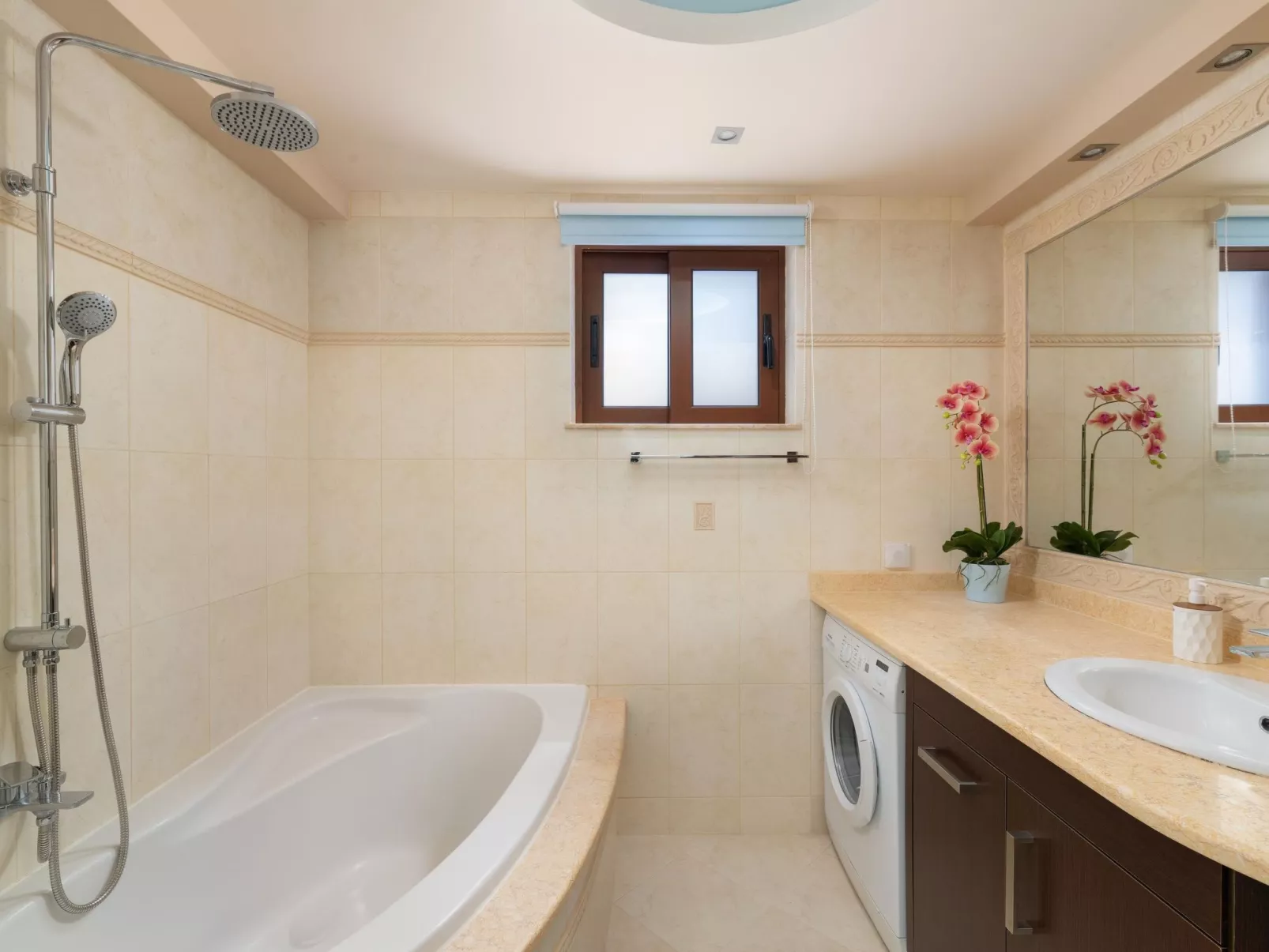 Haus Amarilia-Image-tags.info