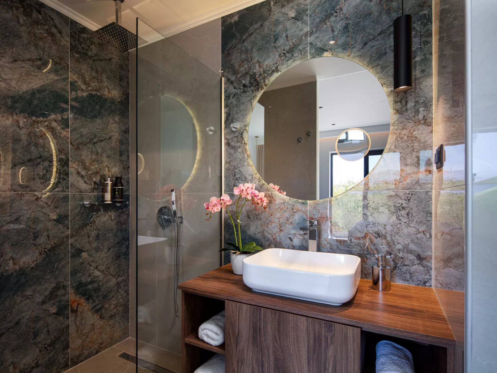 VillaSaints II - Elegante Pool-Villa in Strandnähe-Binnen