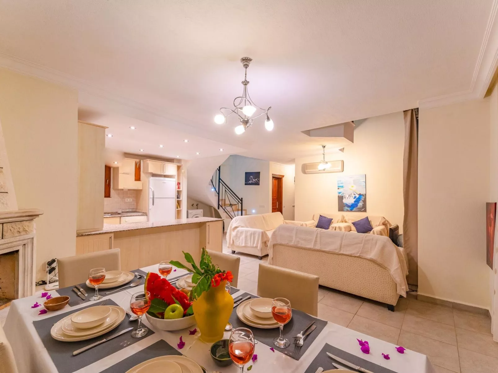 Villa aus Naturstein für 8 im Zentrum von Kalkan-Binnen