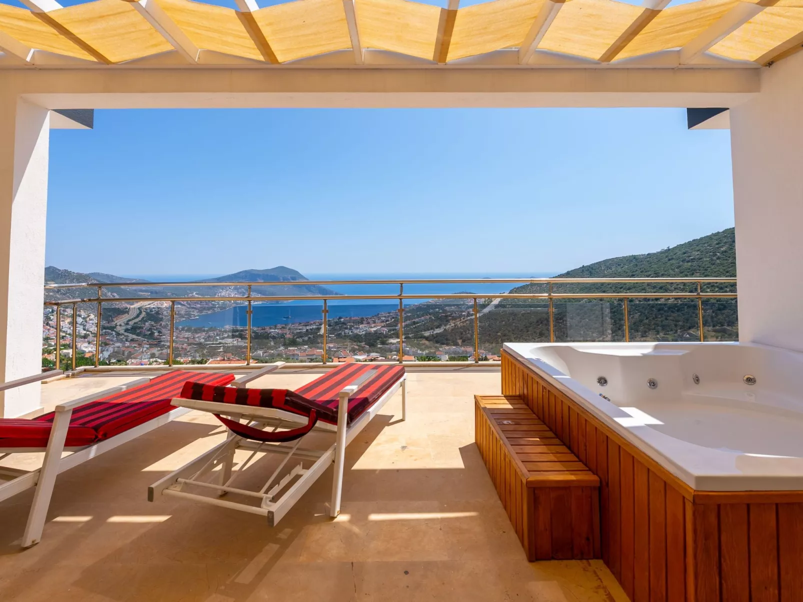 Villa mit Traum-Meerblick für 12 Personen-Buiten