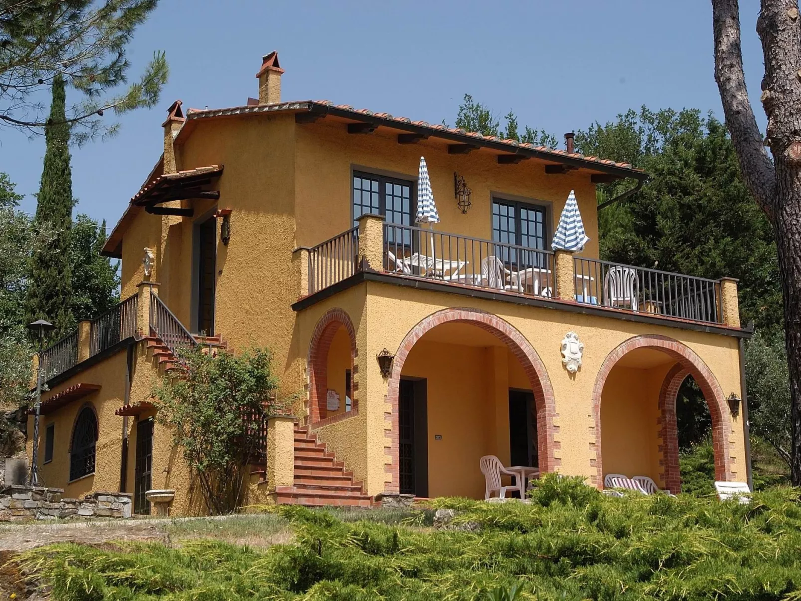 Wohnung Poggio Oro Rondini mit Pool - Buiten