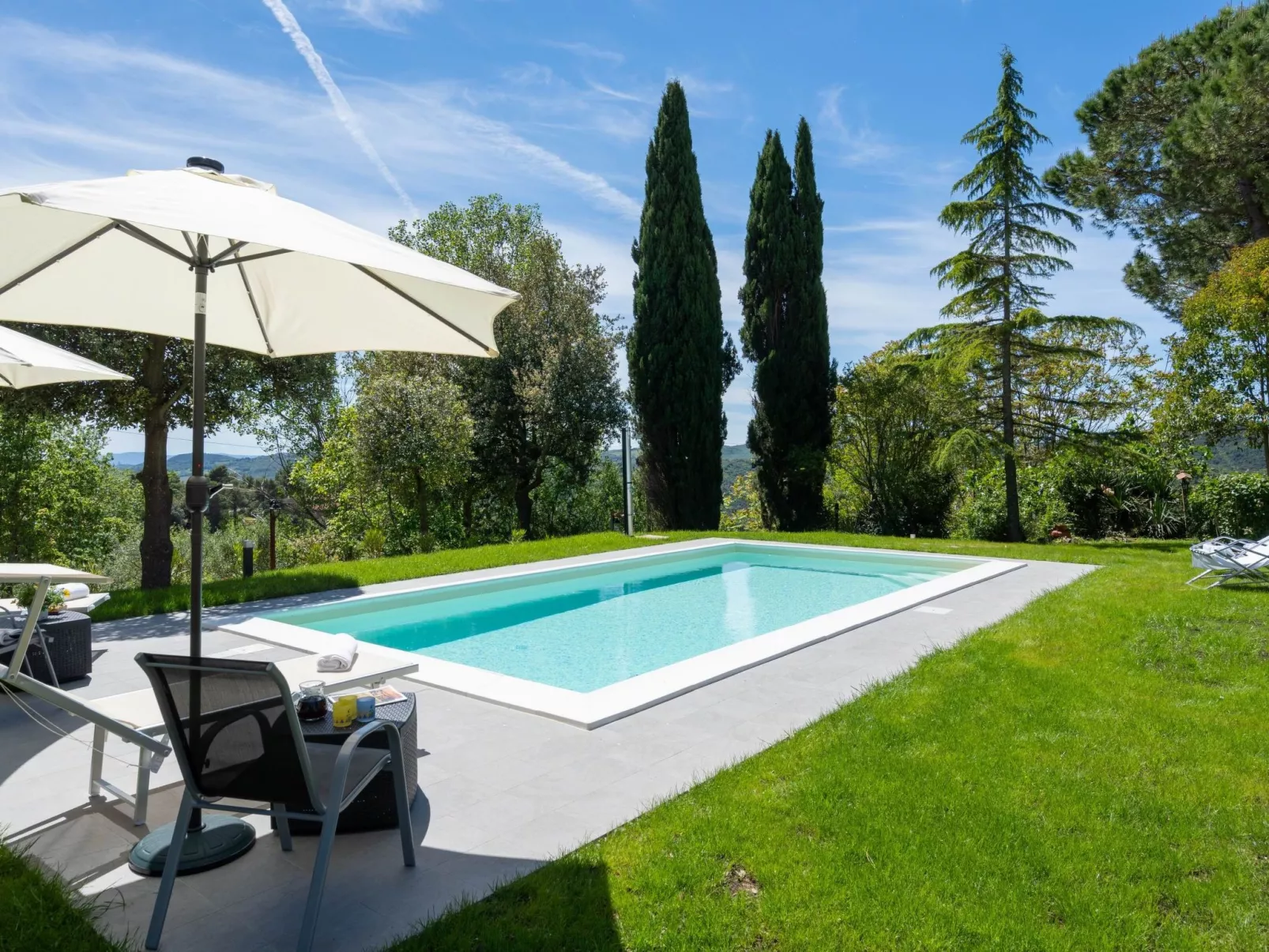 Villa 'Edi' mit eigenem Pool-Buiten