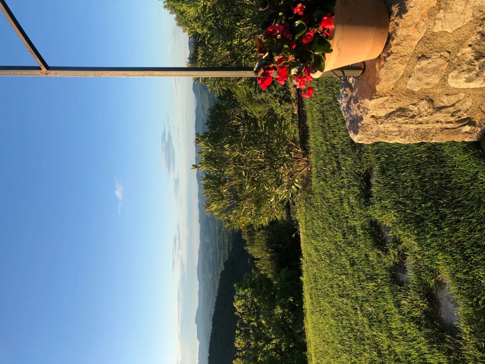 "Meline" mit Aussicht-Buiten