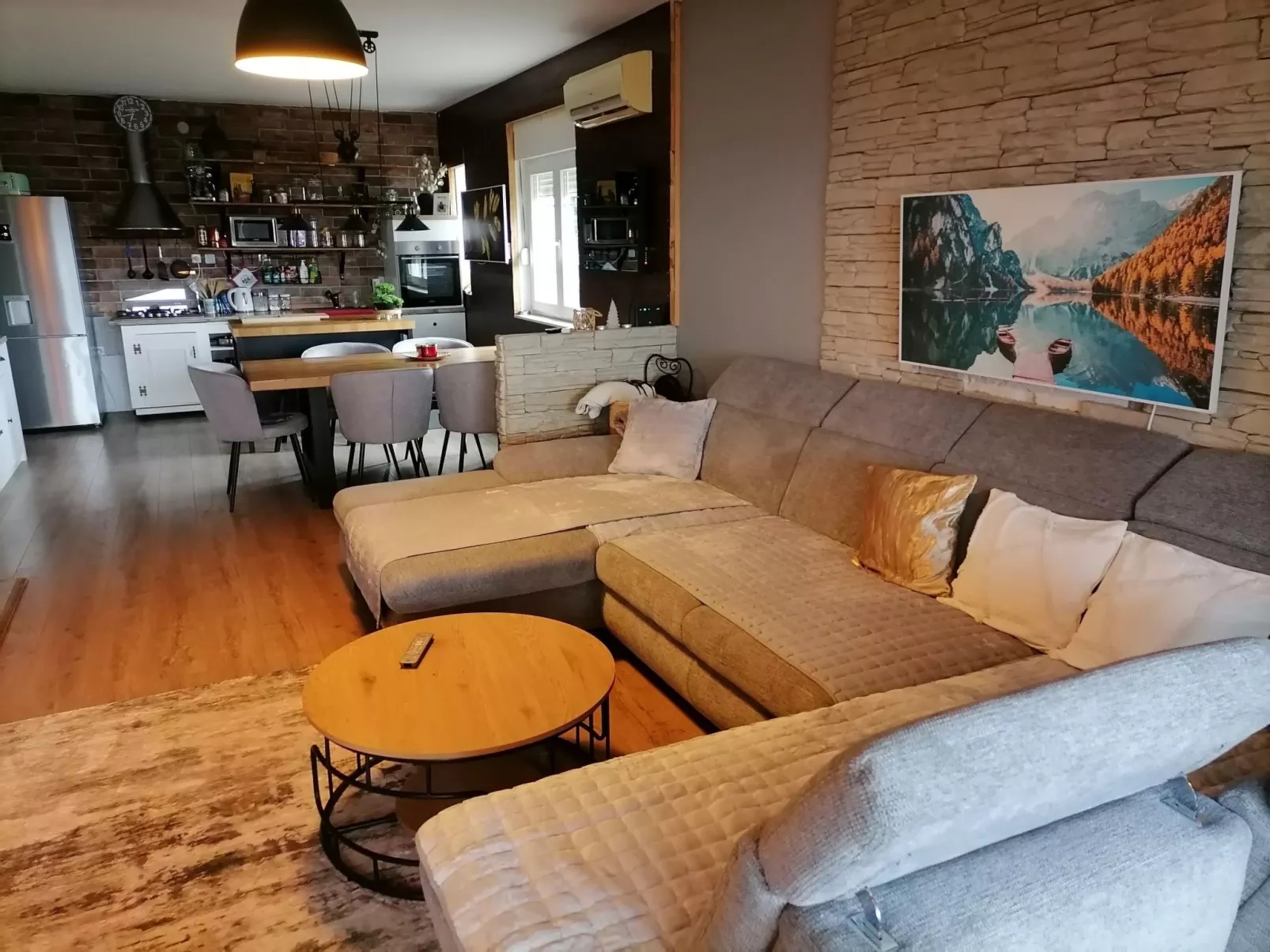 Mit Blick auf das Wasser-Binnen