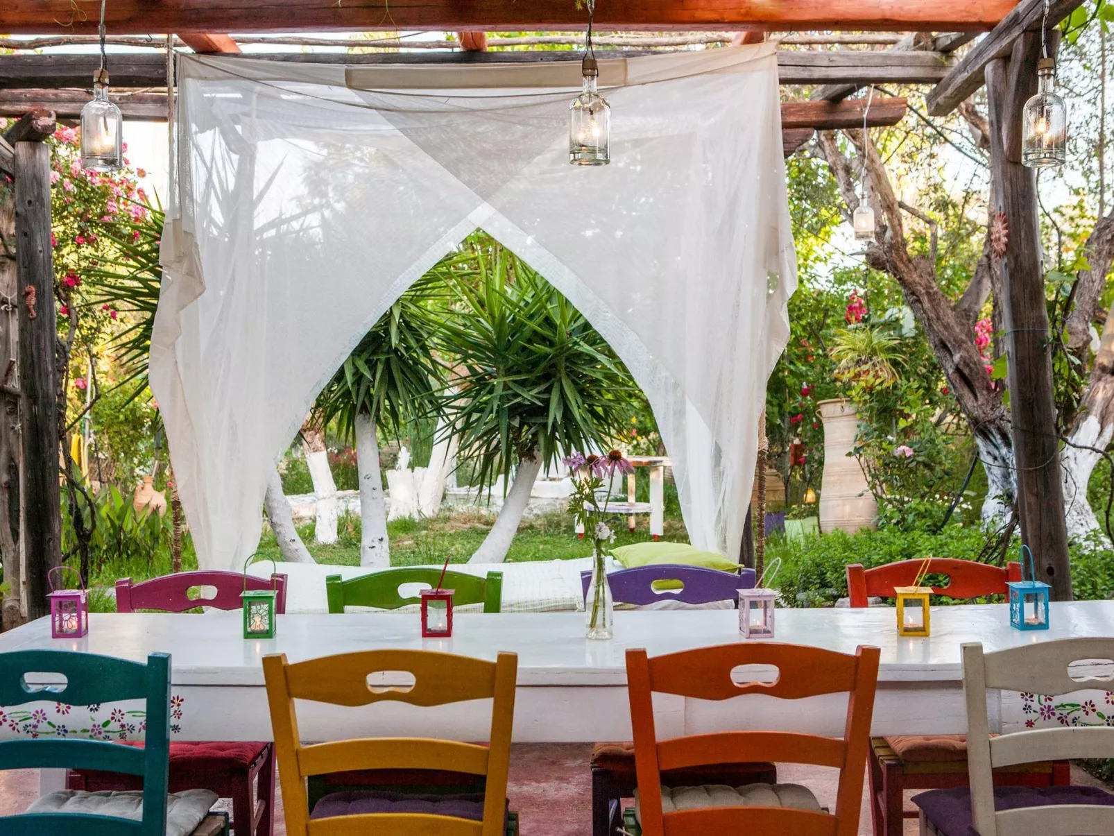 Hütte mit eigenem Garten und Grill-Buiten