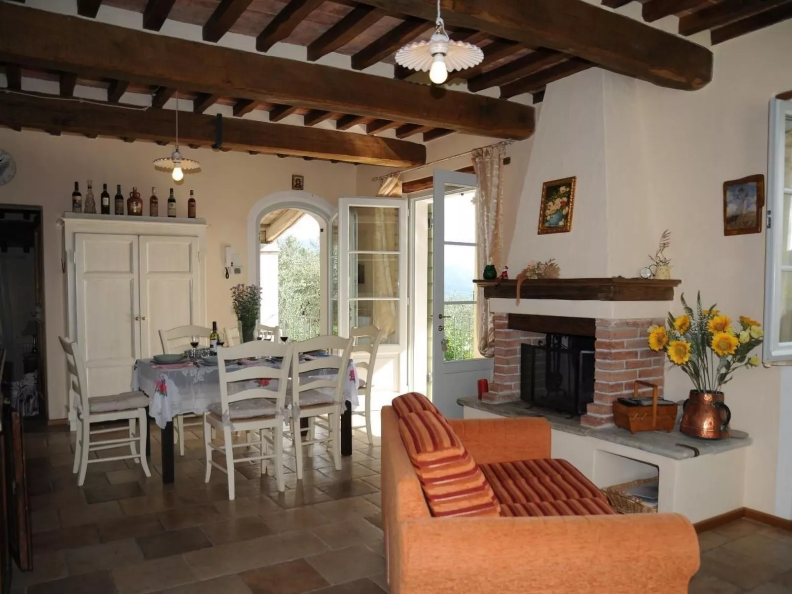 Villa mit Garten, Grill und Terrasse-Binnen