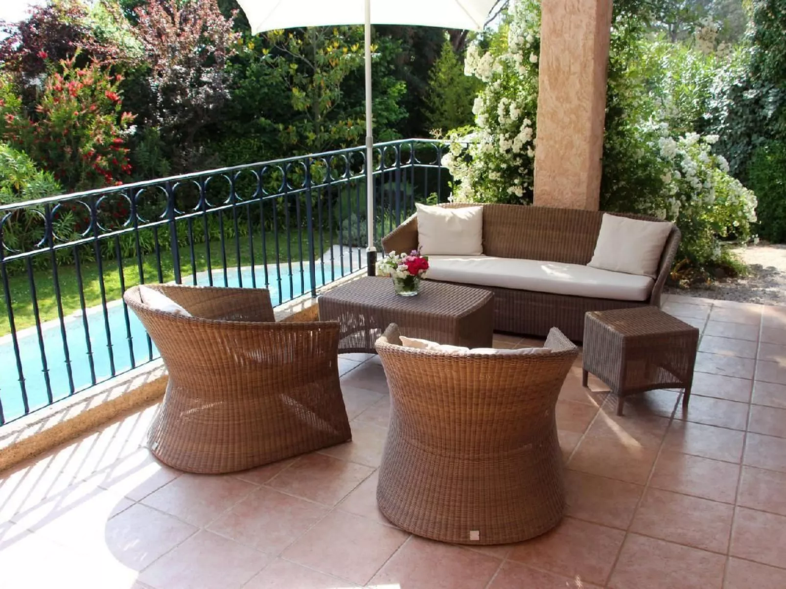 Charmante Villa mit Pool und Golfplatz-Binnen