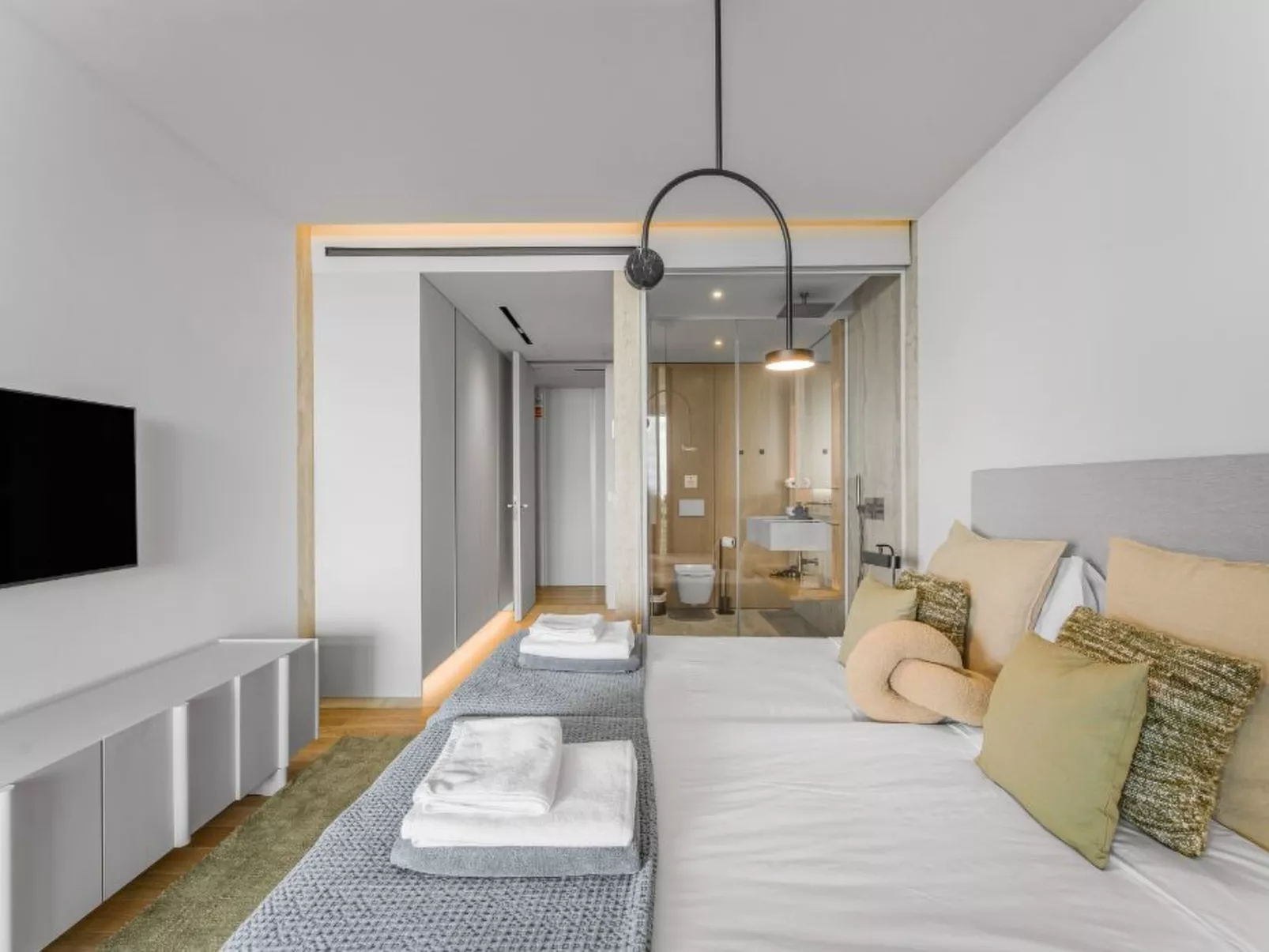 "Savoy Luxury Apart."-Image-tags.info