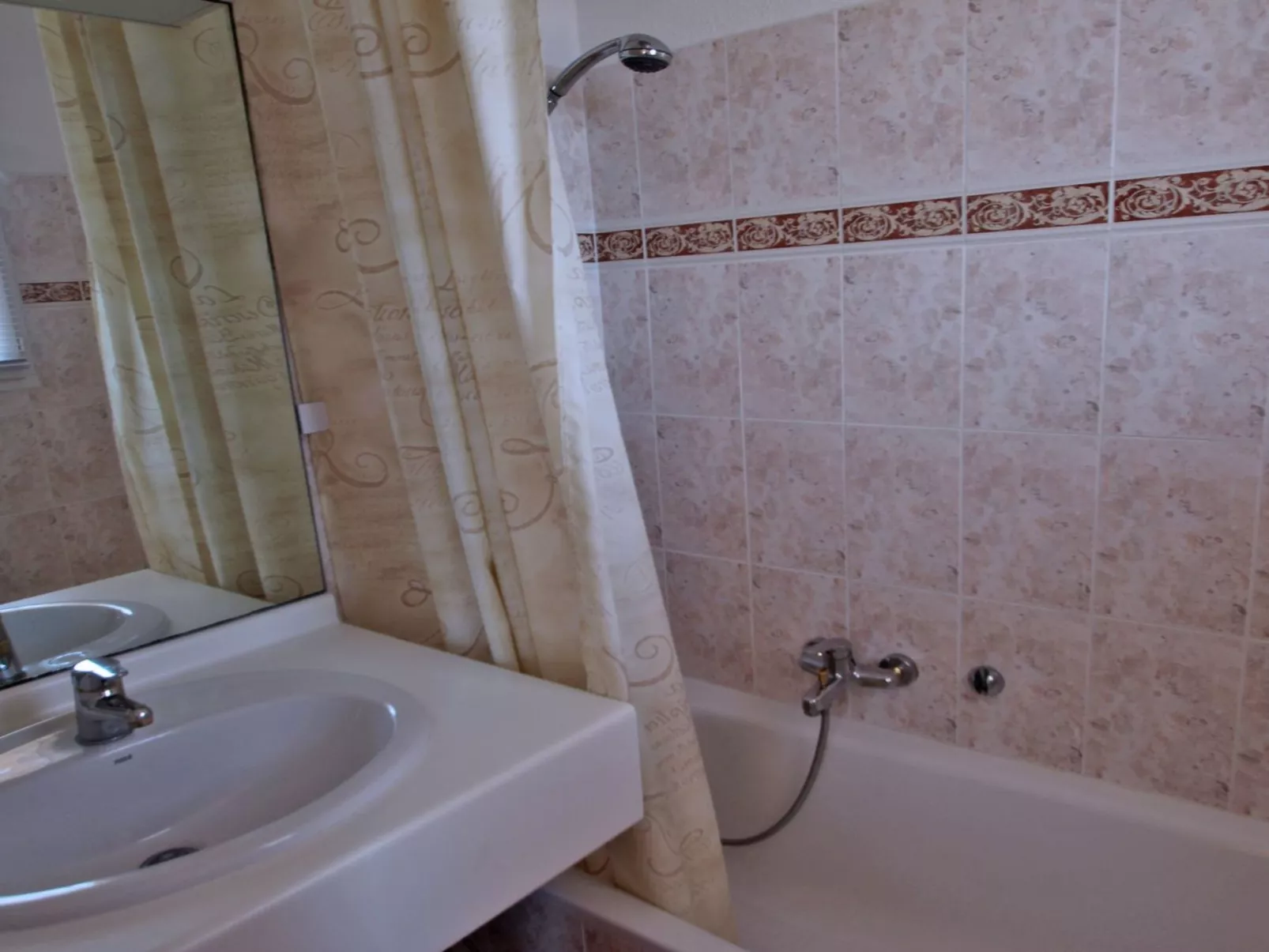 Mazet 4 pers - Blick aufs Meer - Schwimmbad - WiFi - Klima-Image-tags.info