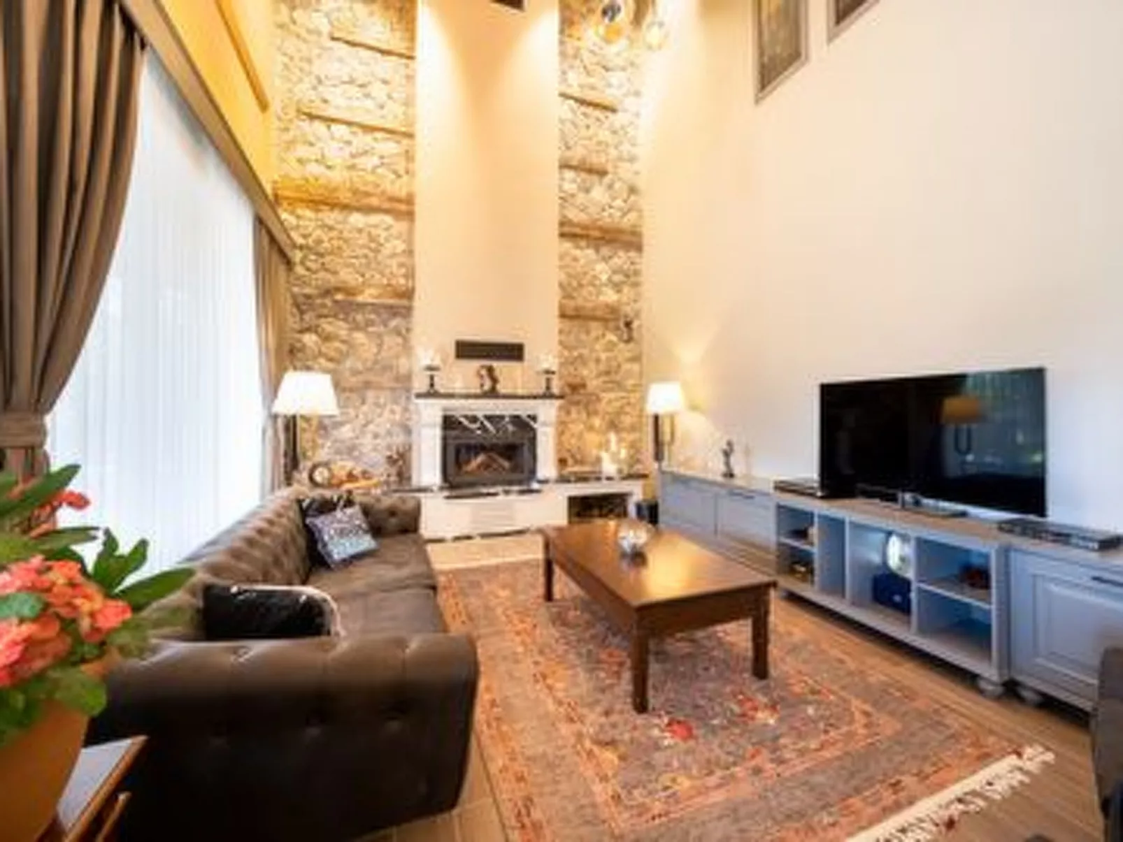 Villa Güney-Image-tags.info