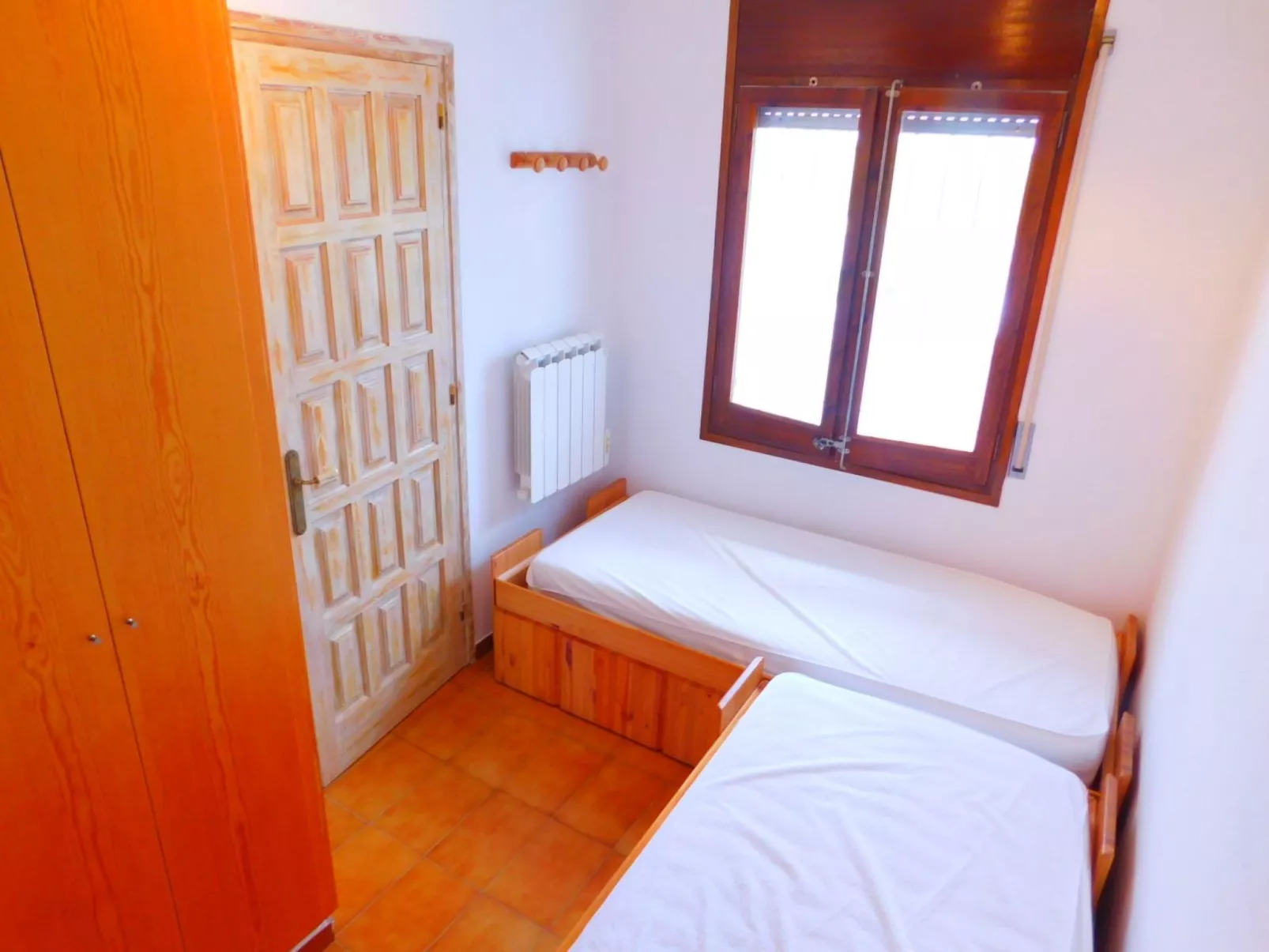 Piso de vacaciones de 2 habitaciones, con amplia terraza y parking en Salatar,-Binnen