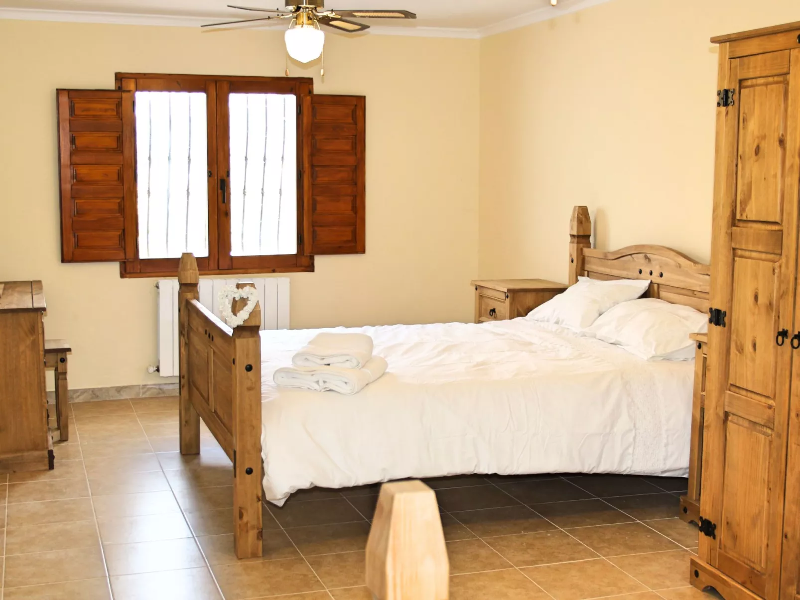 Schönes Haus in Villena mit fabelhaftem Pool-Binnen