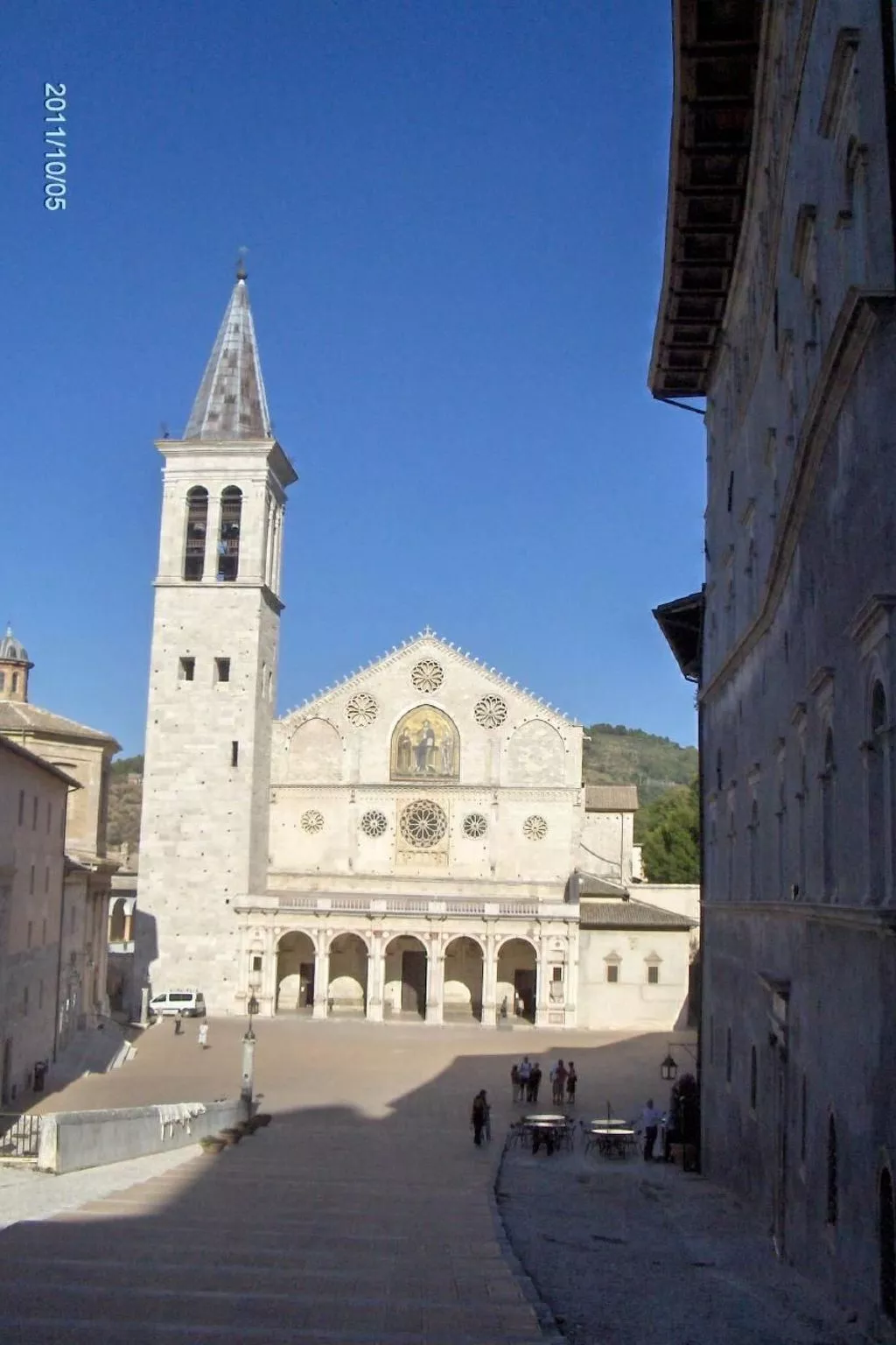 In Spoleto mit Garten, Grill und Terrasse-Buiten
