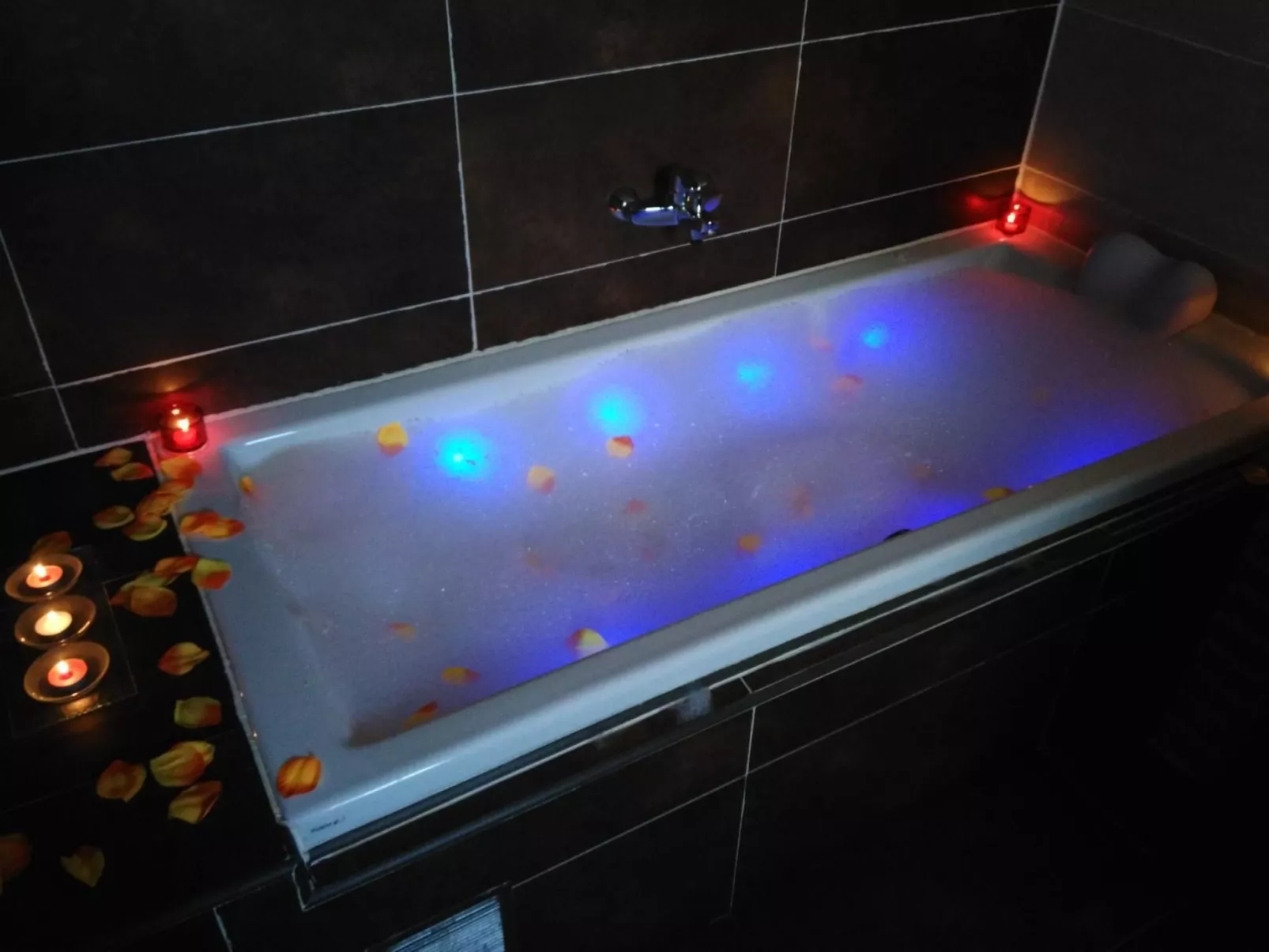 Sehr gepflegtes Ferienhaus im typisch spanischen Stil mit Garten, zwei Terrasse-Image-tags.info