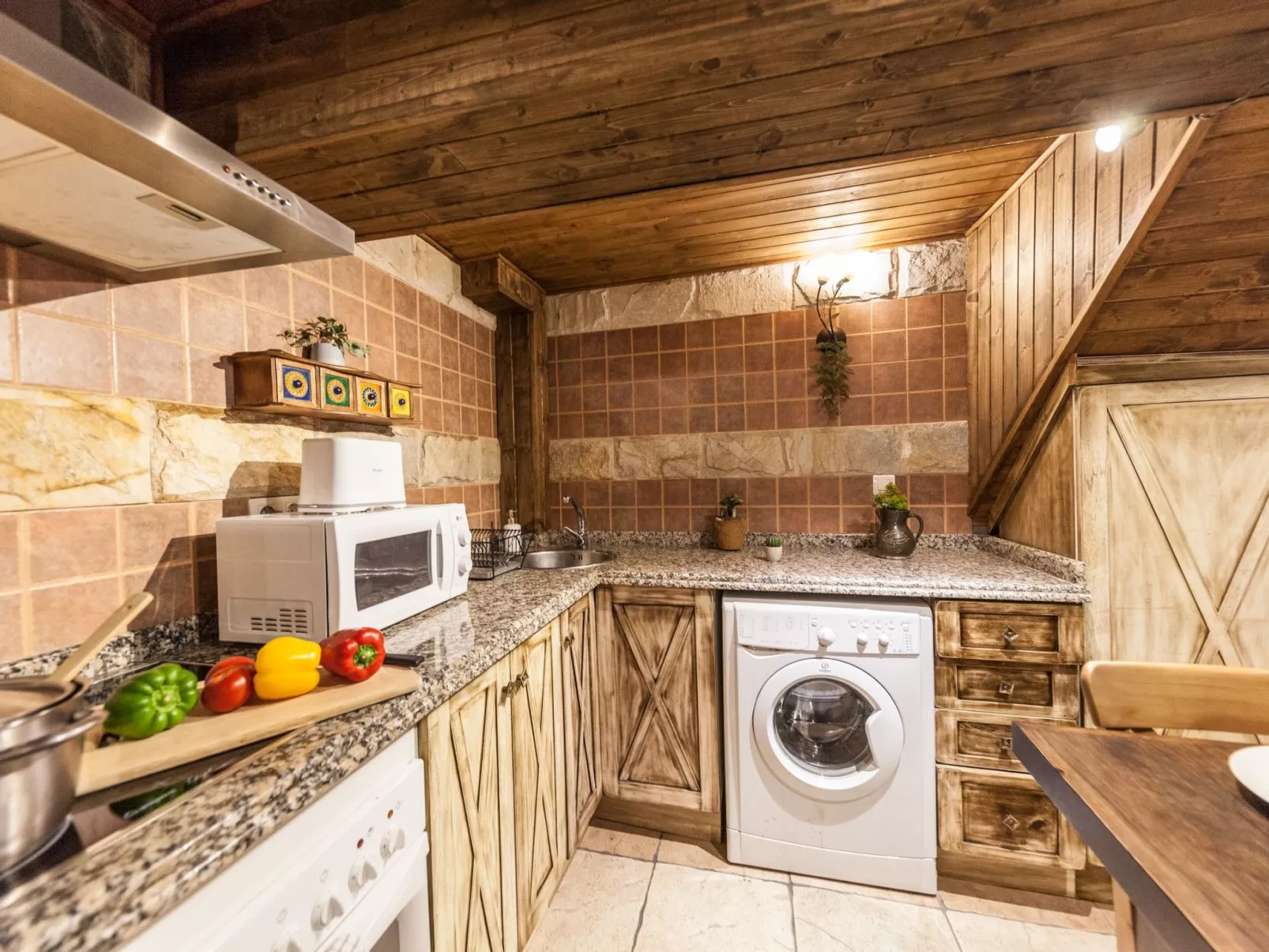 Berghütte mit Terrasse, Kamin und Jacuzzi-Image-tags.info