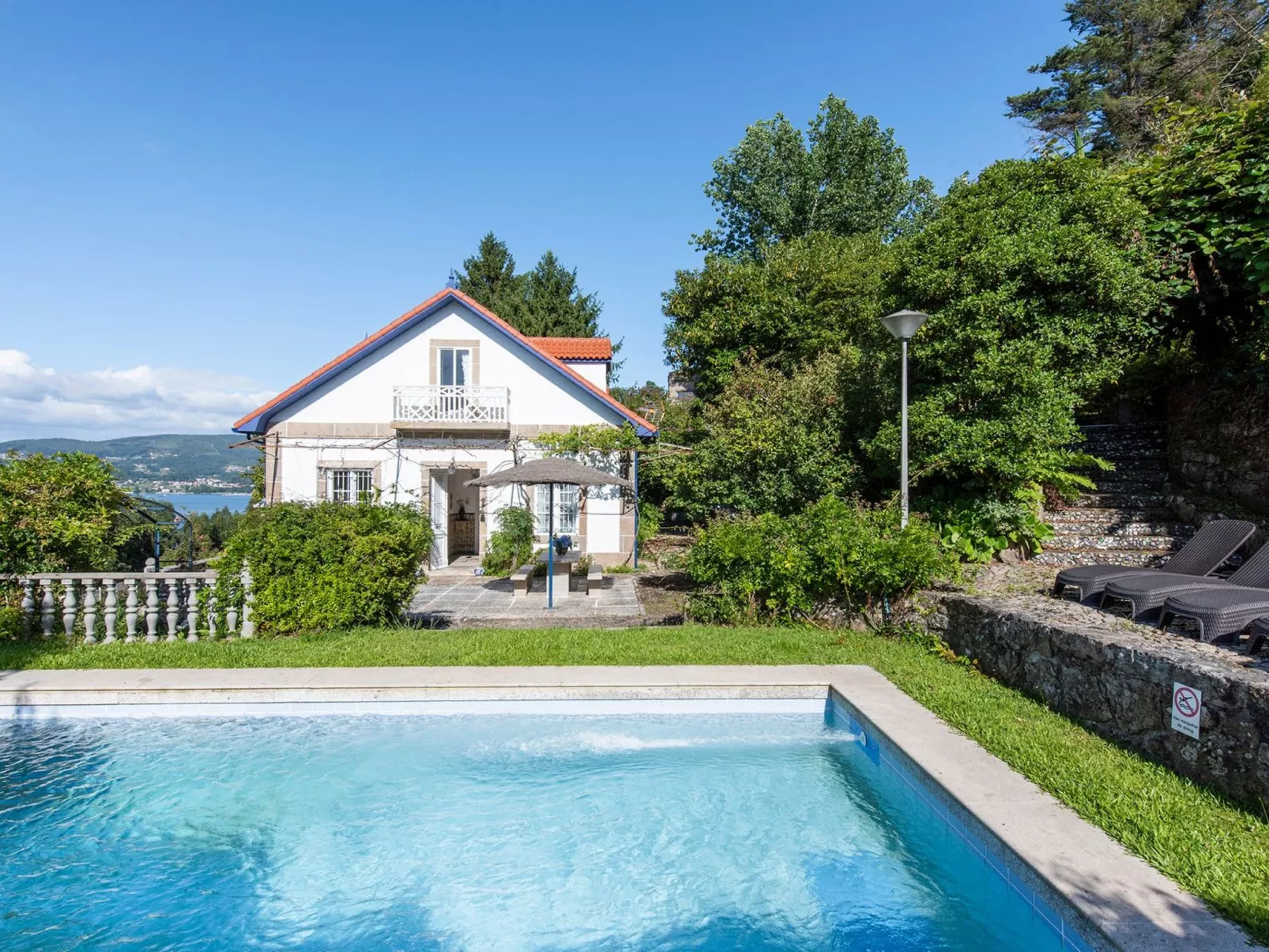 Für 12 Personen und 2 Kinder in Redondela, Costa Verde Spanien (Rías Baixas)-Buiten