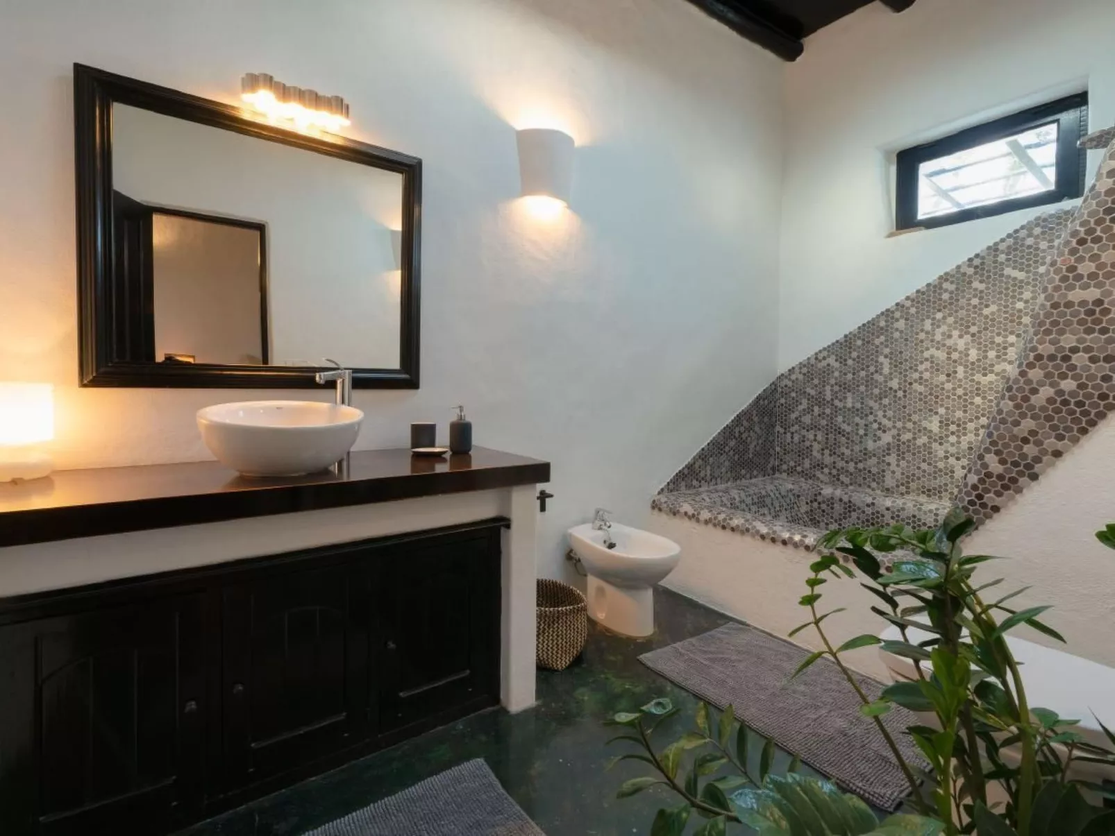 Bauernhaus mit großem Garten und beheiztem Pool-Binnen