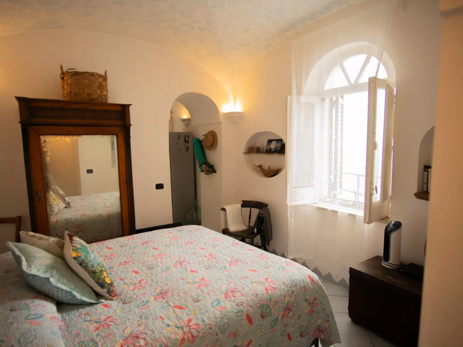 Villa mit Blick auf das Meer an der Amalfiküste-Image-tags.info