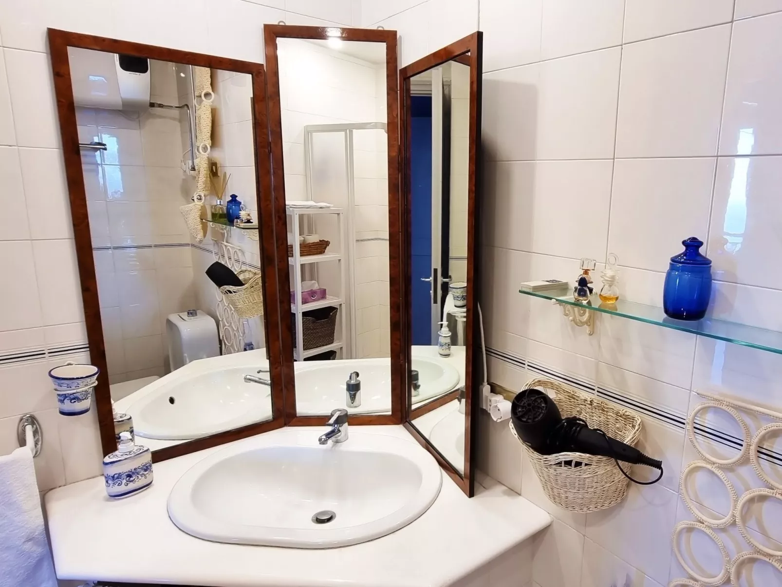 Mit Wasserblick-Binnen