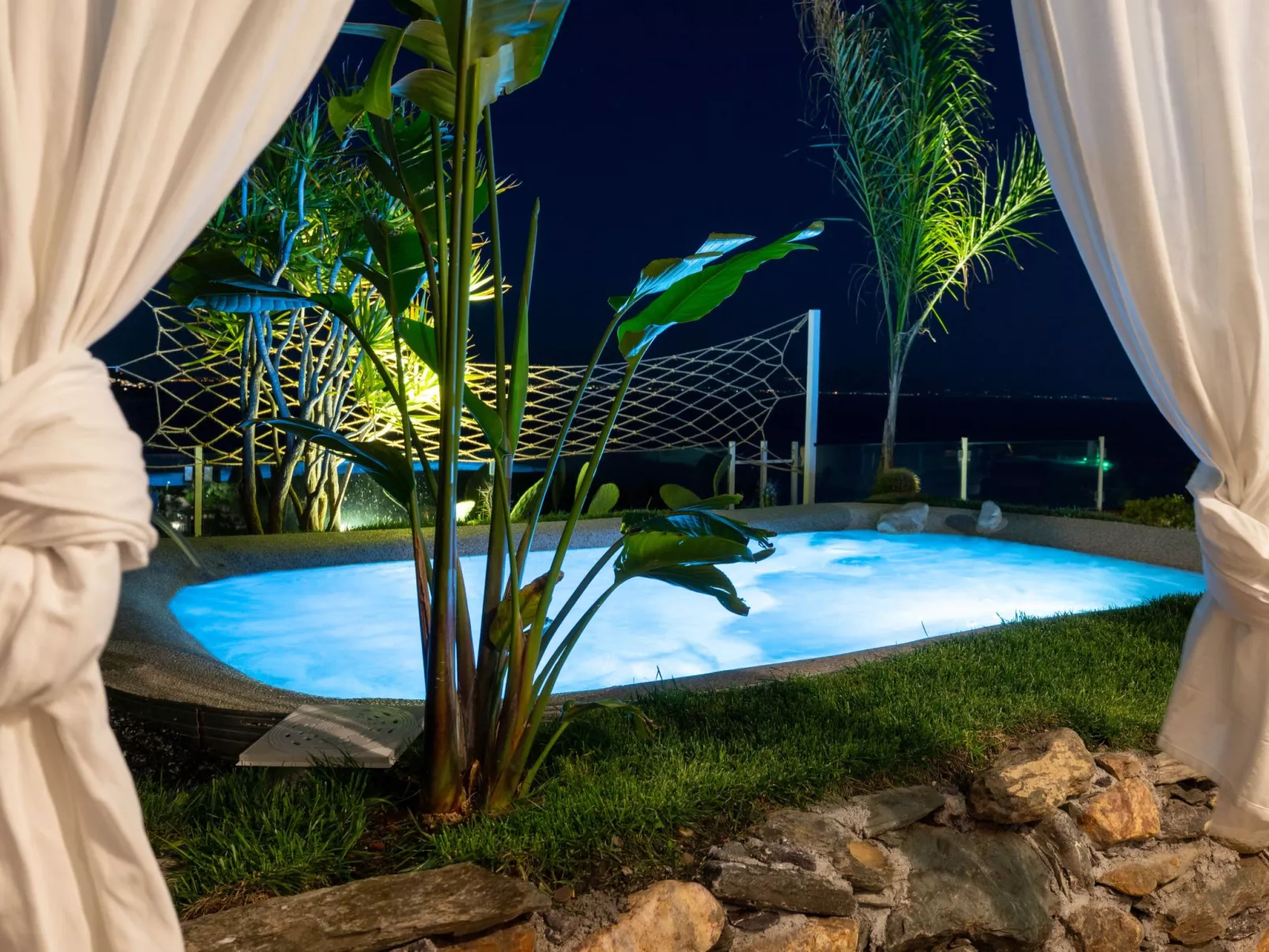 Ferienvilla mit Whirlpool-Buiten