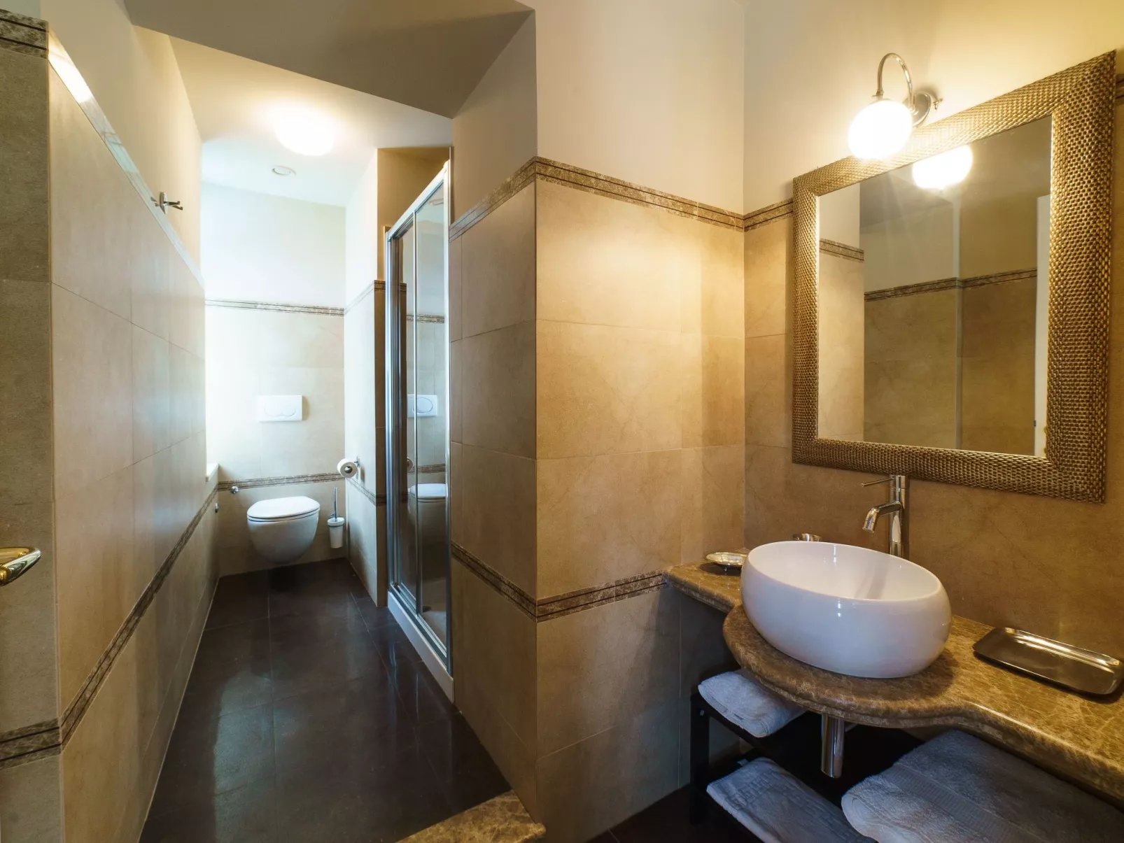 Geräumiges Ferienhaus mit Pool-Image-tags.info