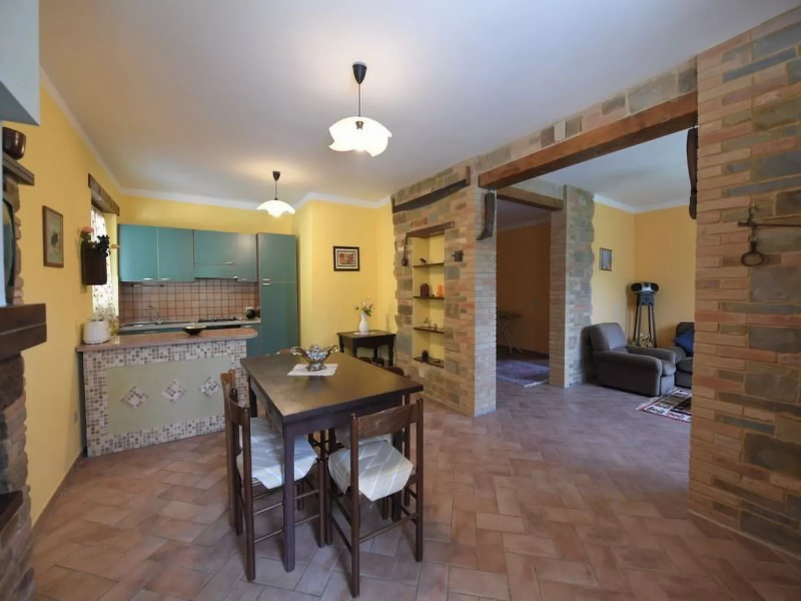 Schönes Ferienhaus in Sarnano mit privatem Pool-Binnen