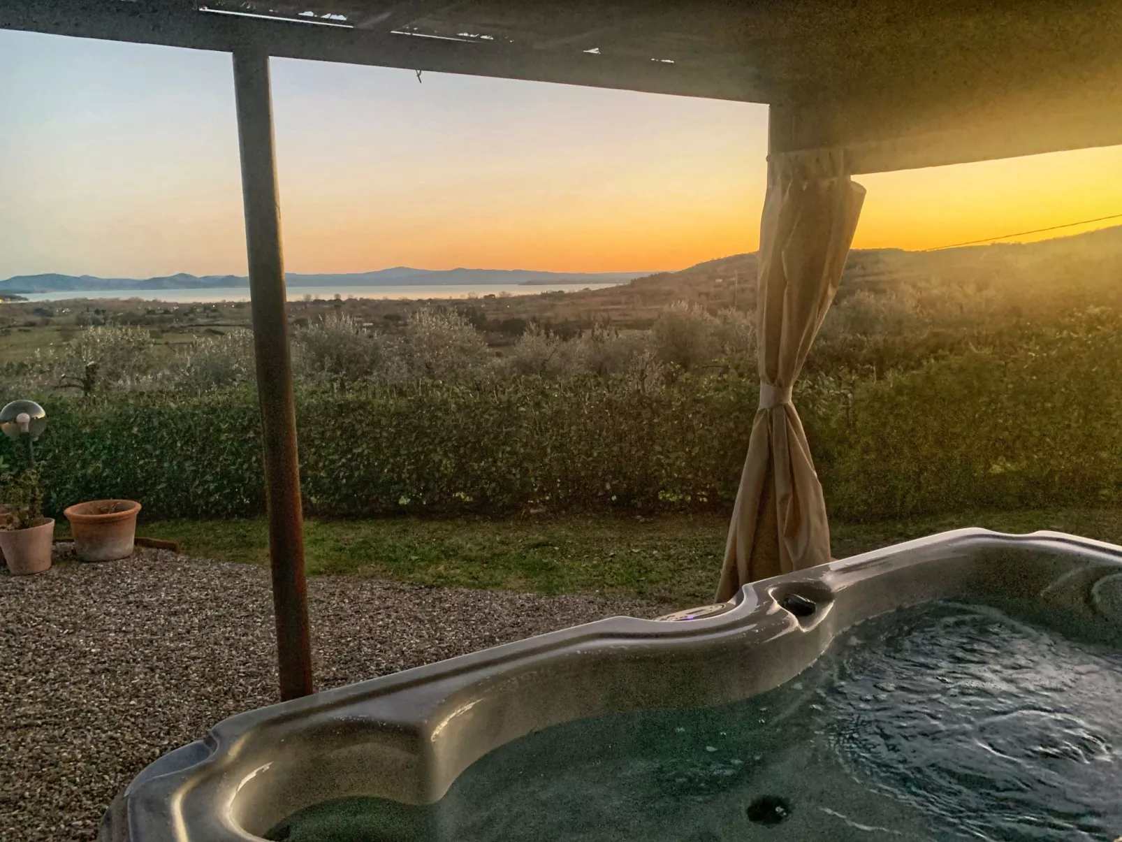 Wohnung 'Romantisches Studio mit Seeblick'-Buiten