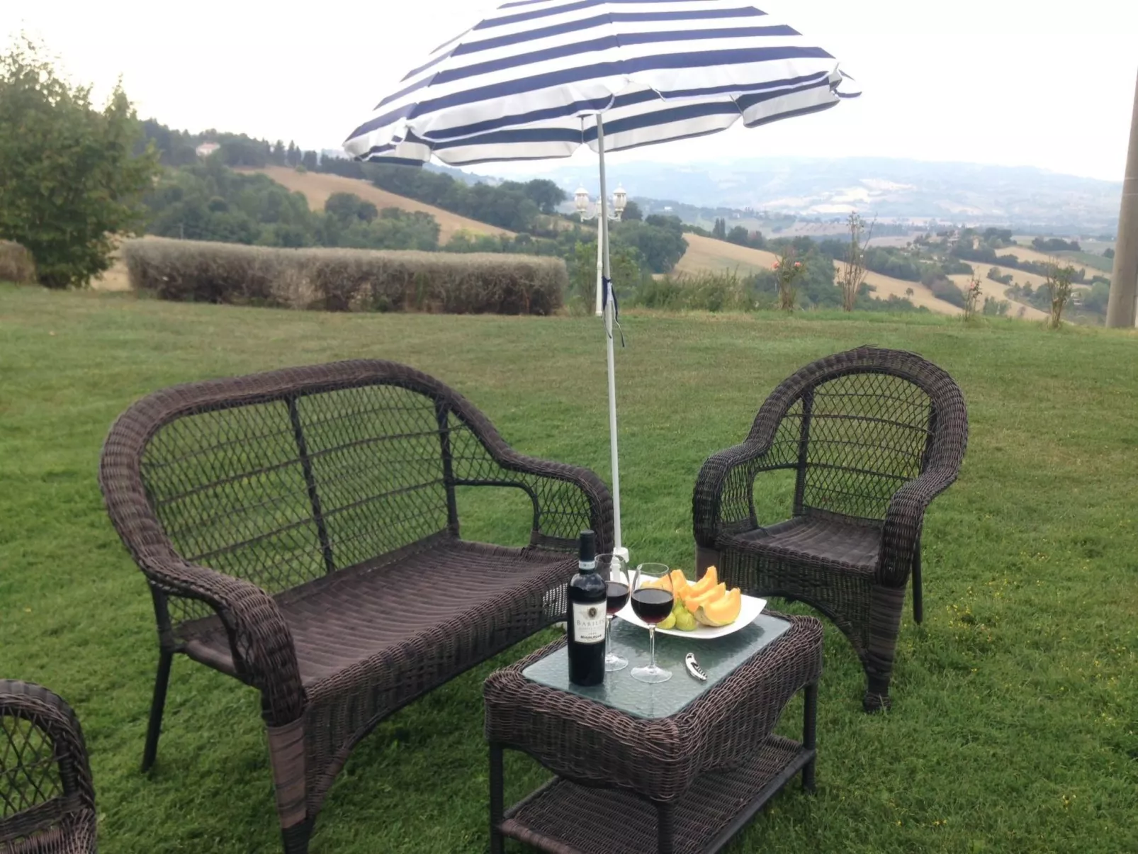 Charmante Lösung, Schwimmbad 10 Minuten vom Meer entfernt-Buiten