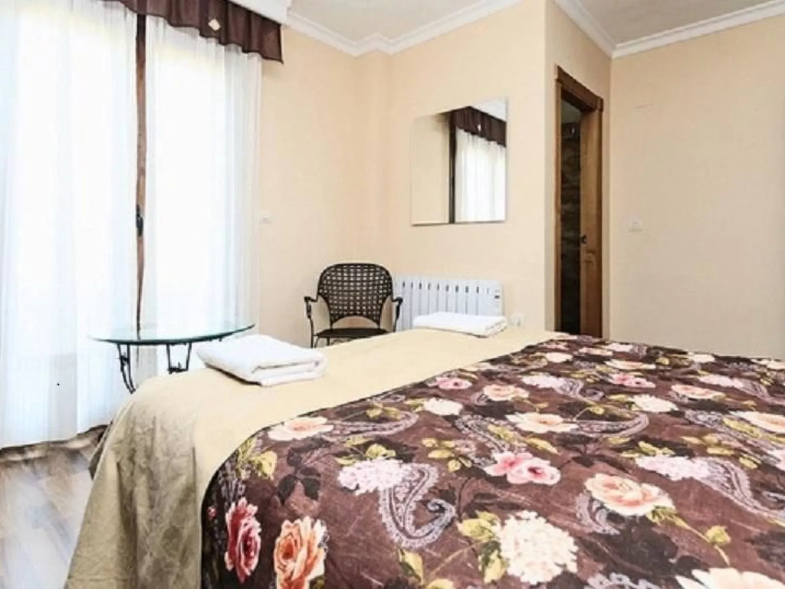 "Casa rural el Castillejo".-Binnen